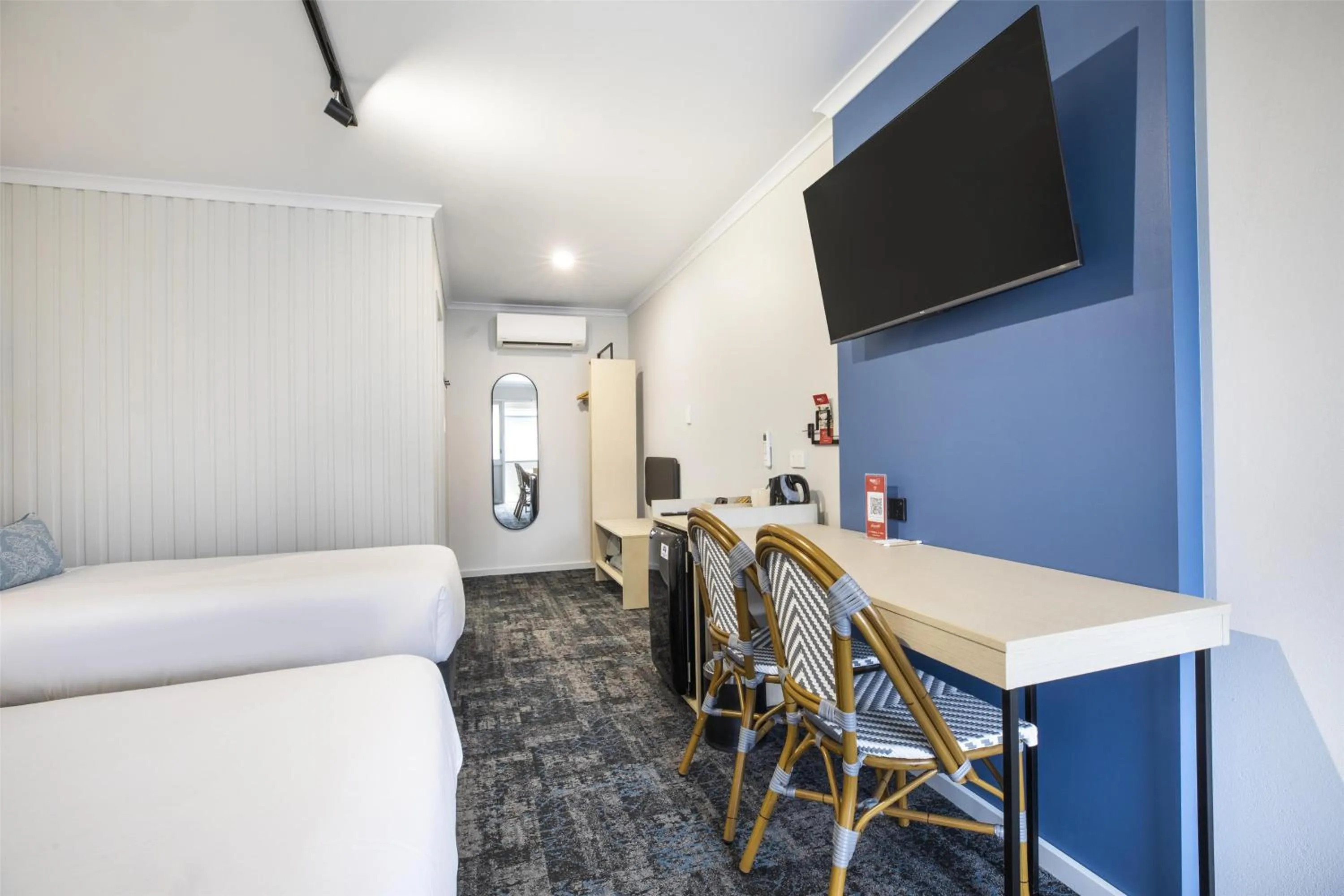 TV and multimedia, Bed in Nightcap at Queens Beach Hotel