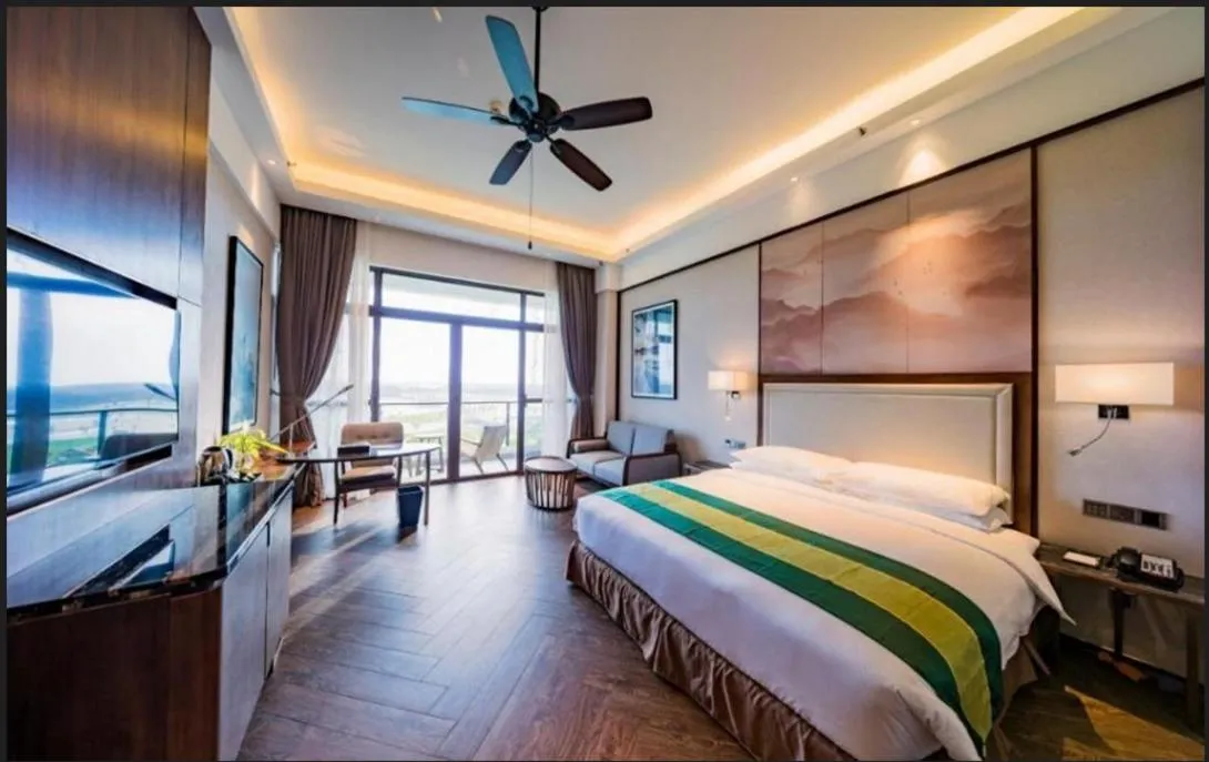 Bed in Forest City Marina Hotel