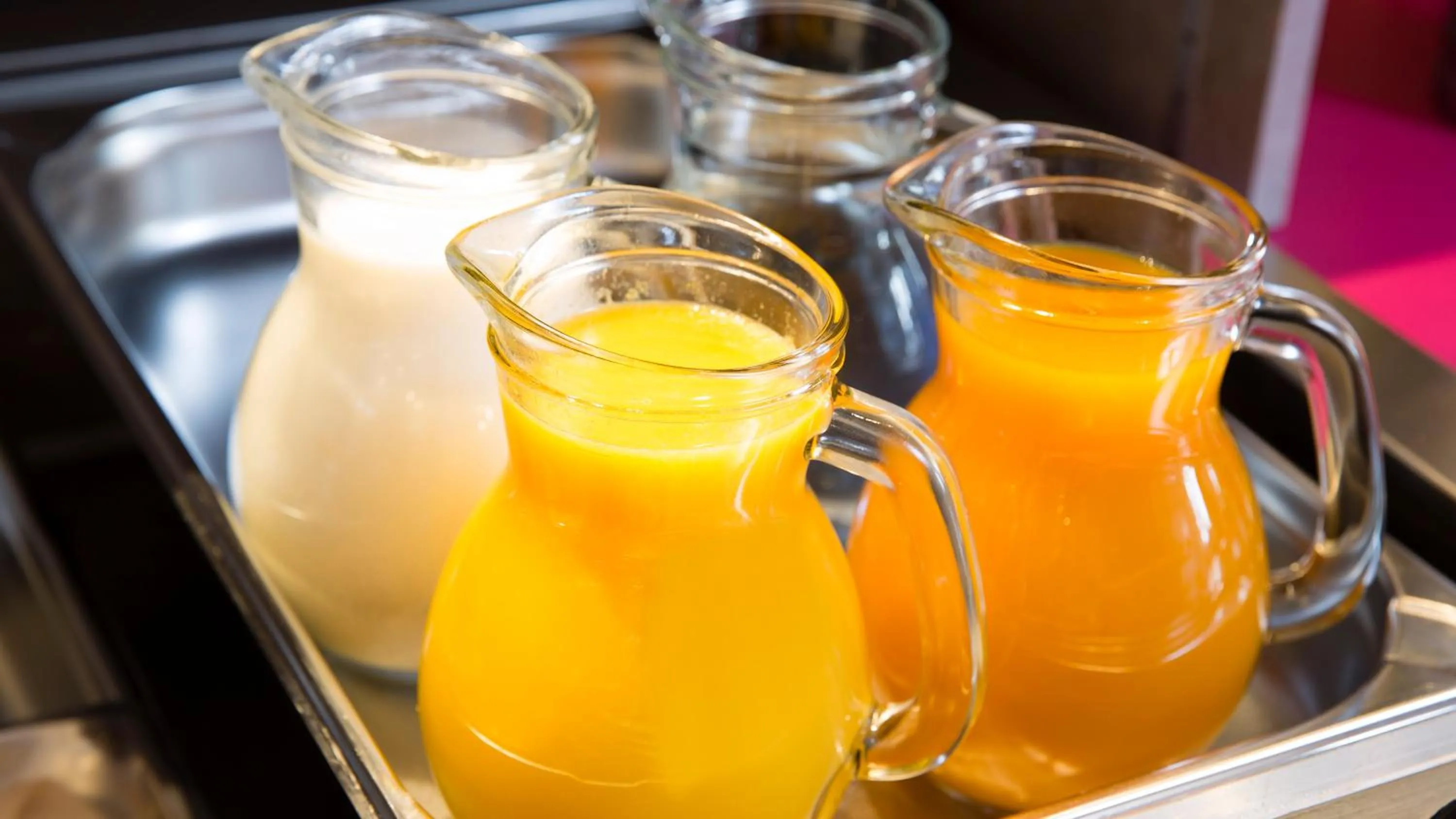 Buffet breakfast in Hôtel du Plat d'Etain