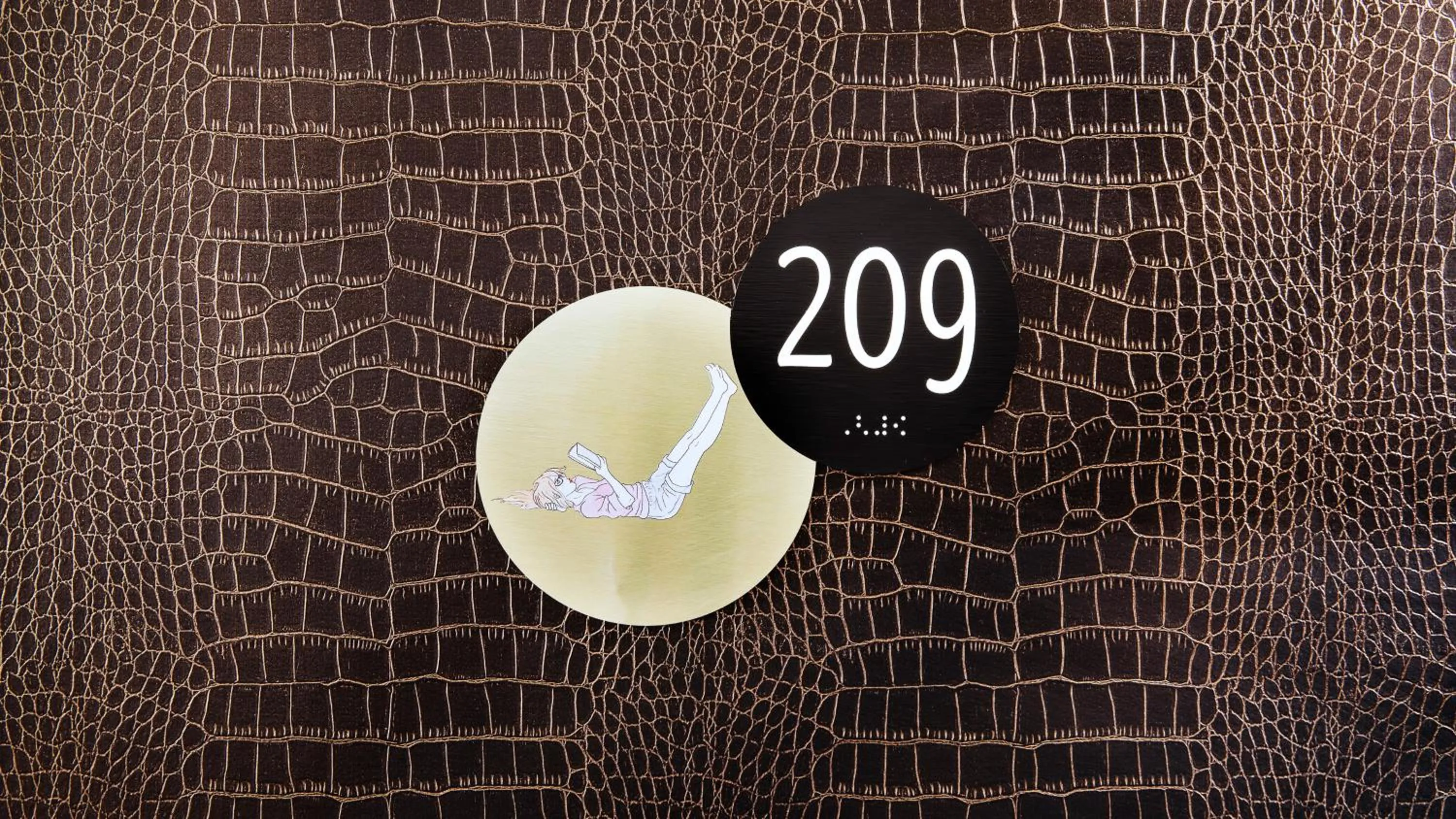 Decorative detail in Hôtel du Plat d'Etain