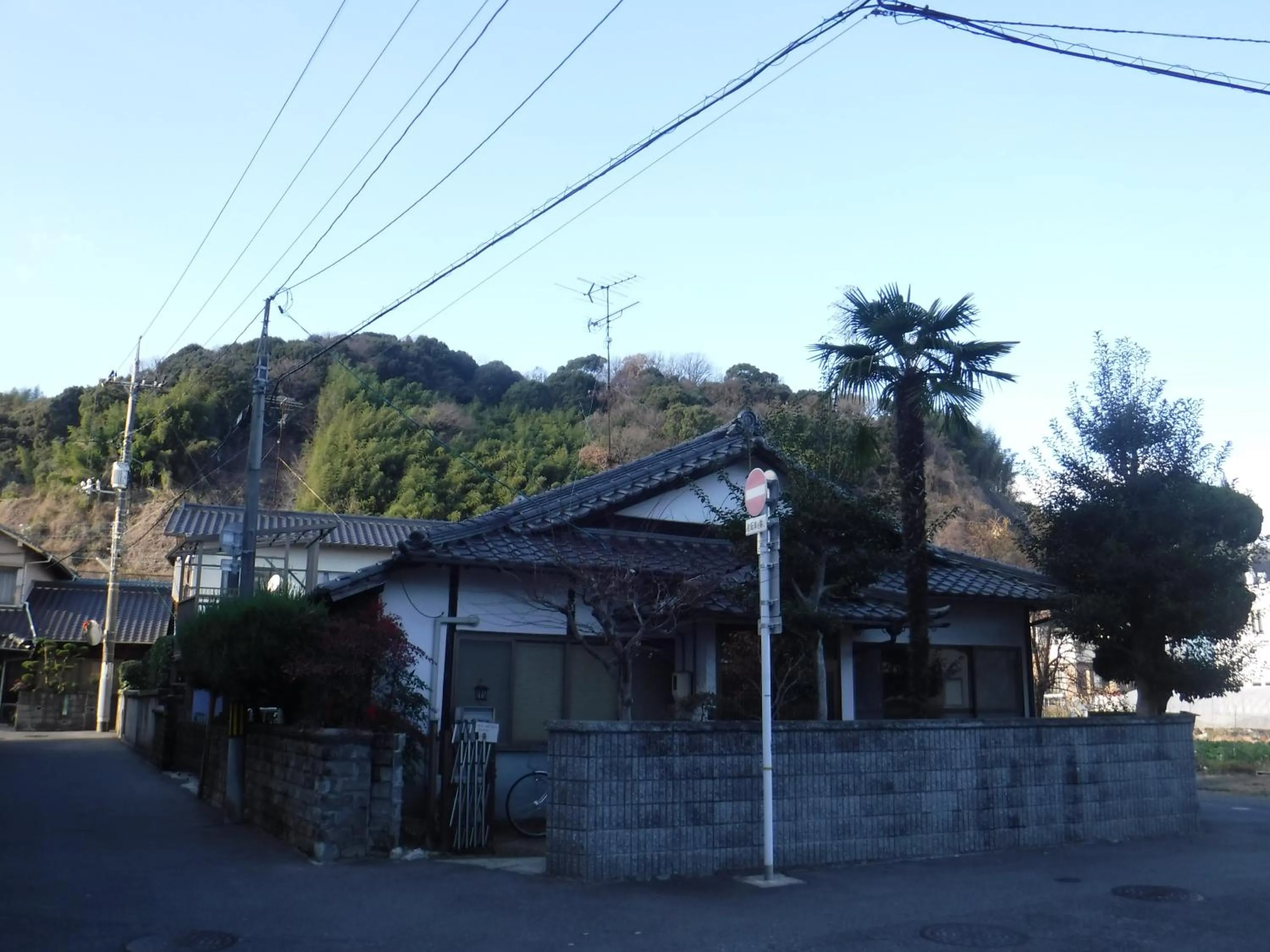 Facade/entrance in Wholeearth Ryokan Hiroshima