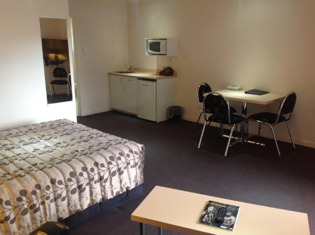 Bed in Central Park Motor Inn