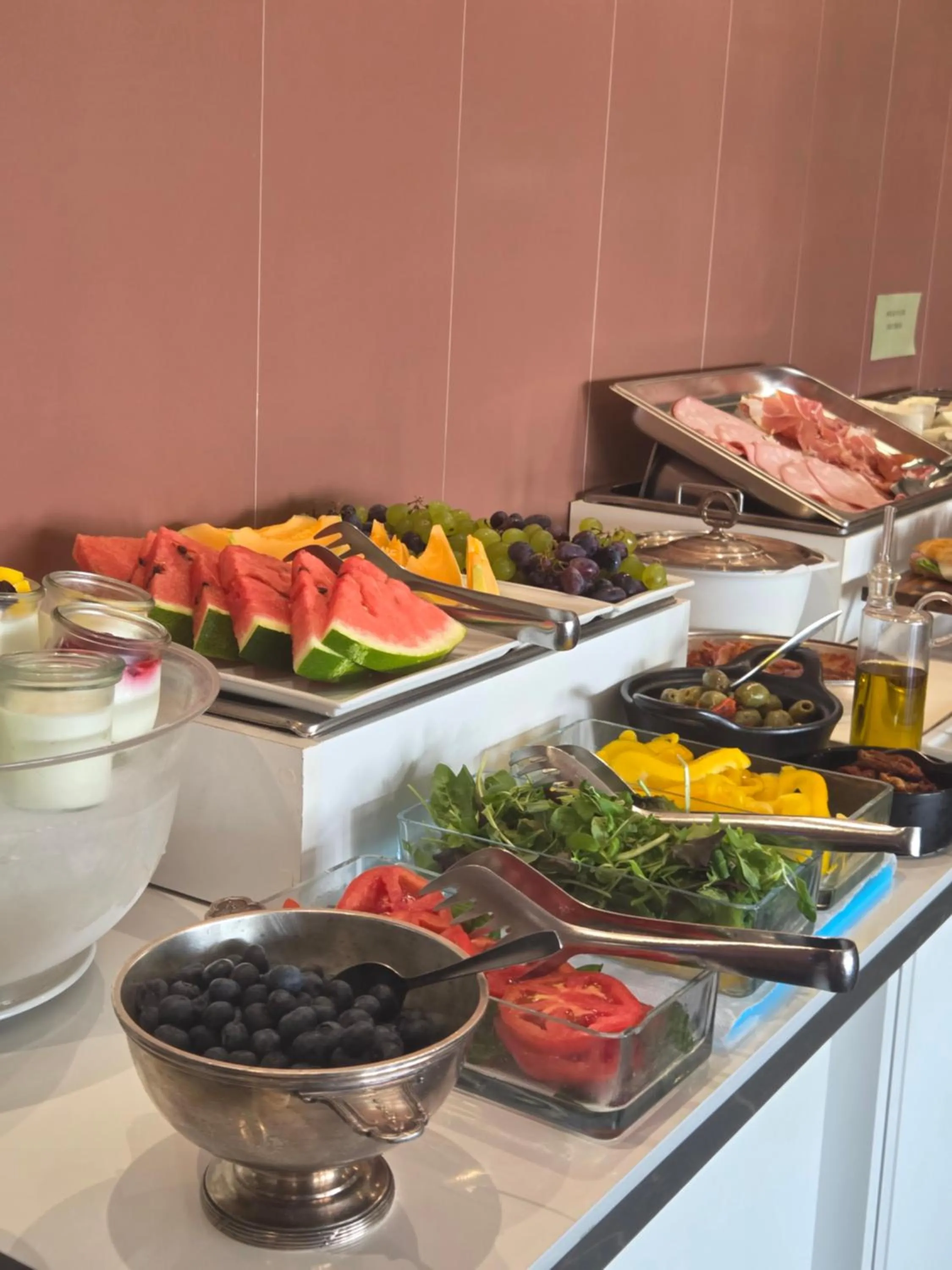 Breakfast in Albium Hotel