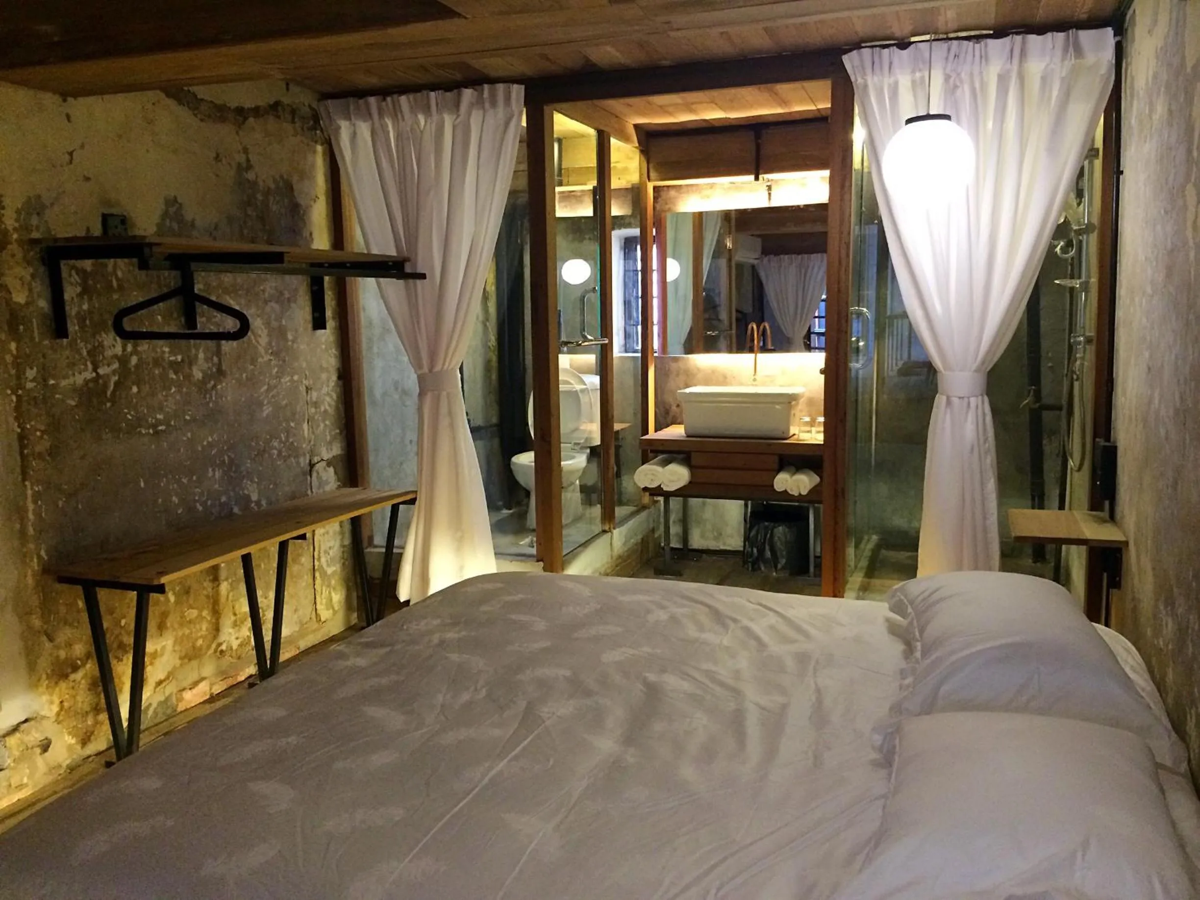 Bathroom, Bed in Rimba Hang Kasturi Villa