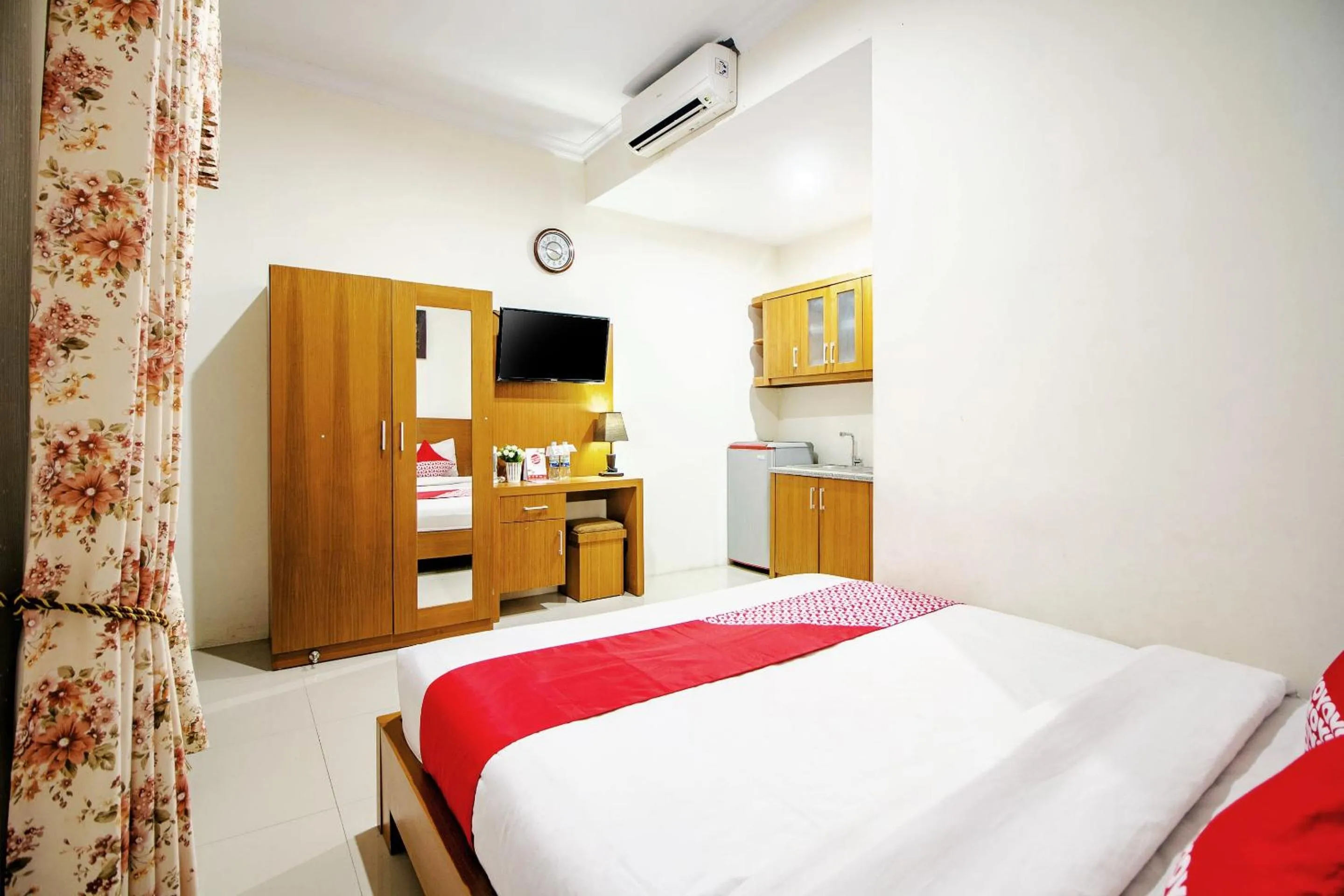 Bedroom in Super OYO 250 De'gadri Ndalem