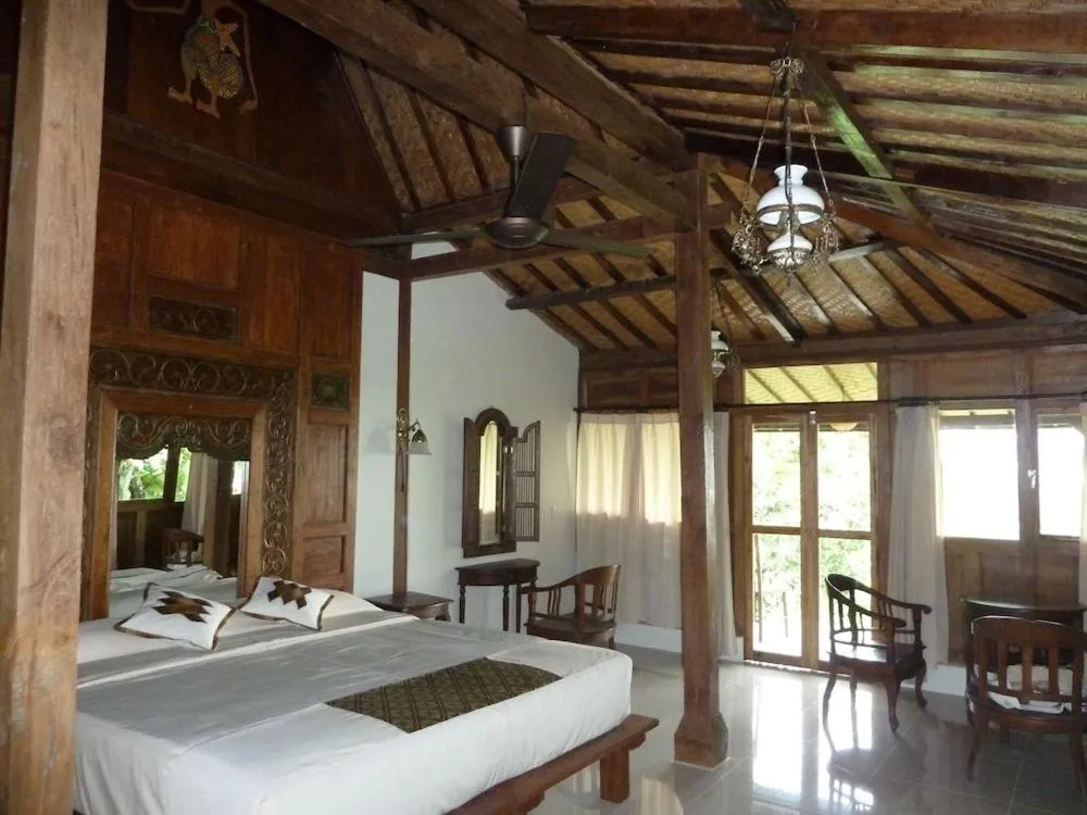 Bed in Bali Mountain Retreat