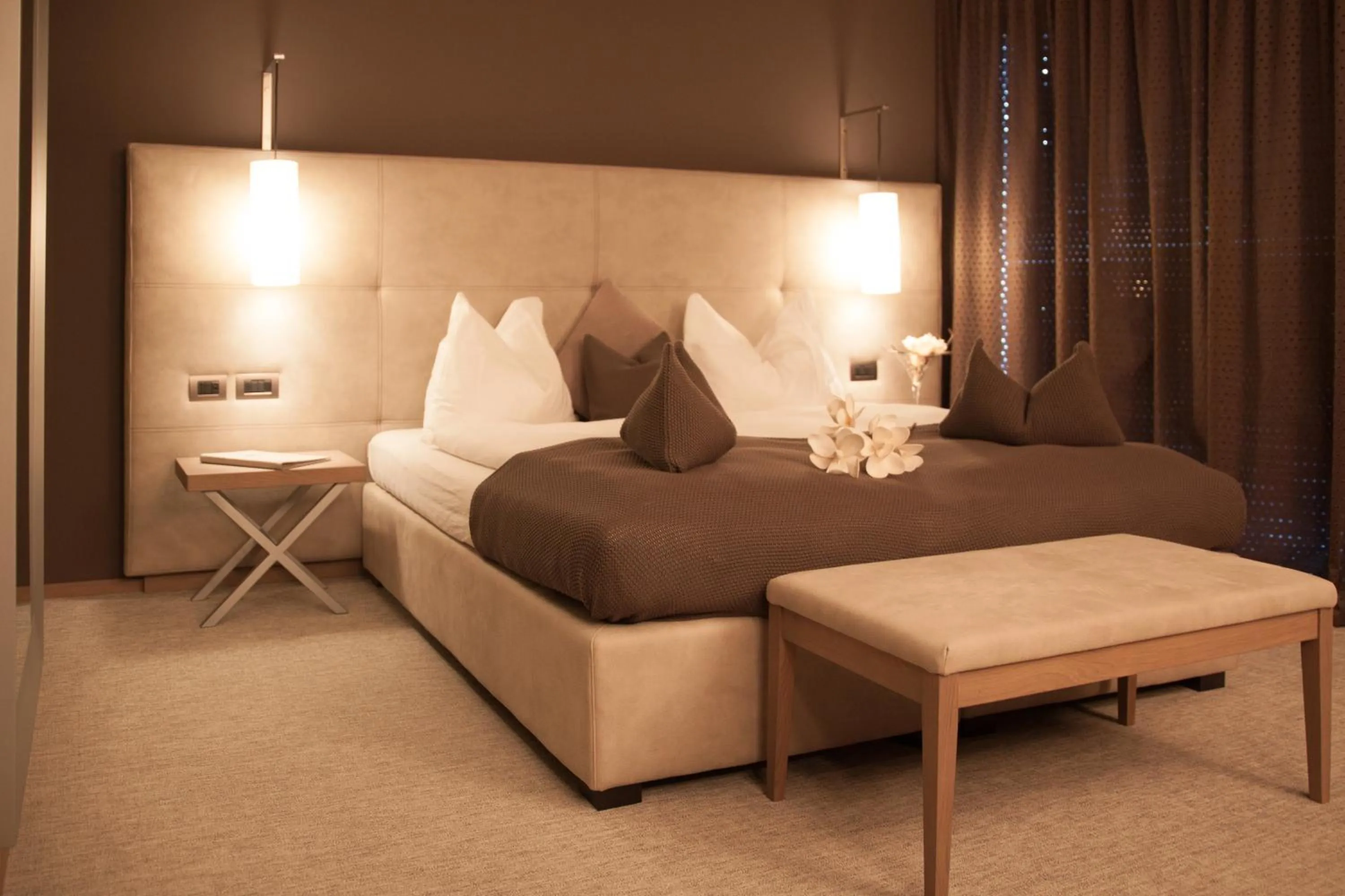 Decorative detail, Bed in The Lodge Sporthotel - Golfclub Eppan