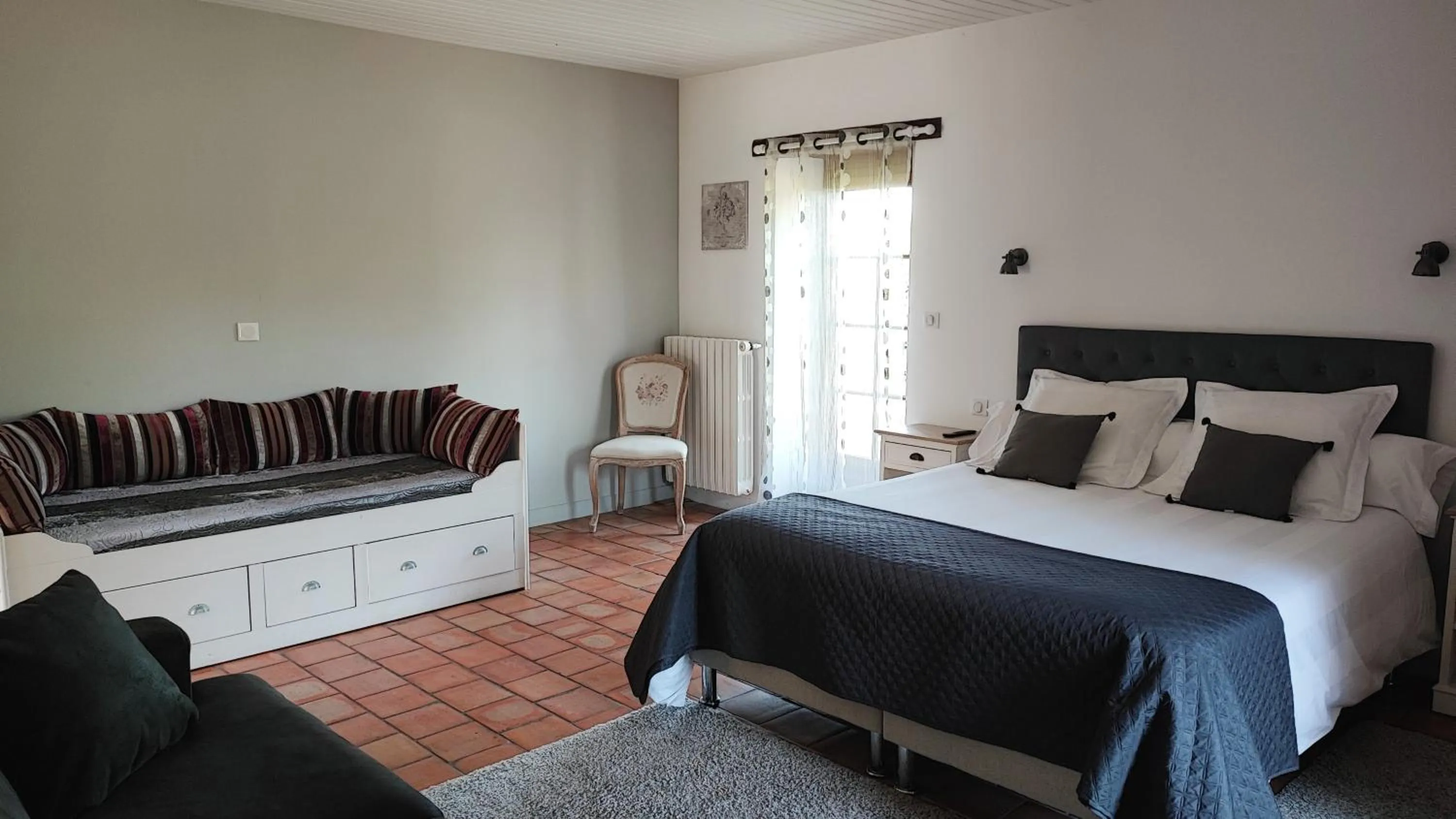 Bed in Au Clos Des Templiers