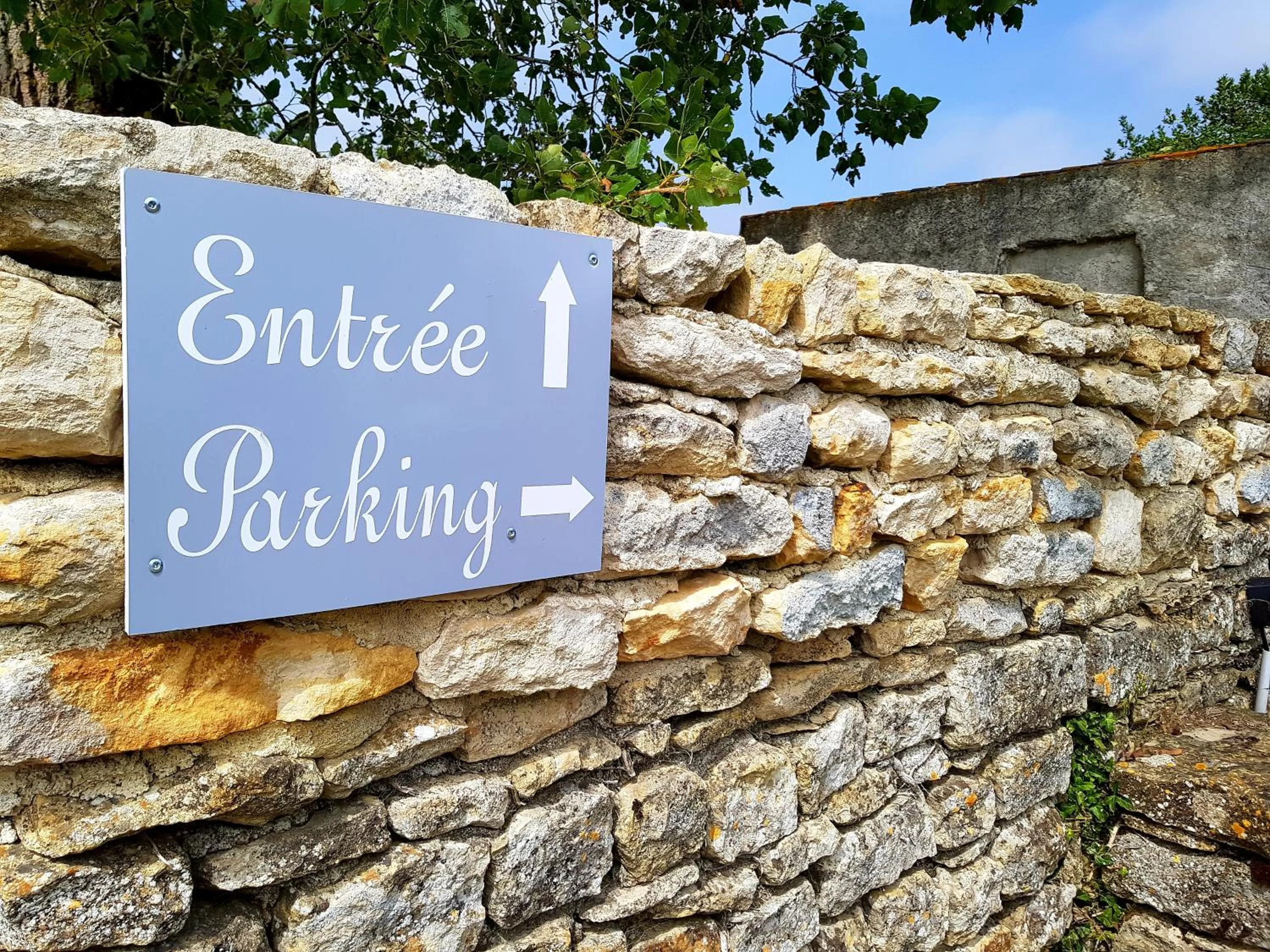 Parking in Au Clos Des Templiers