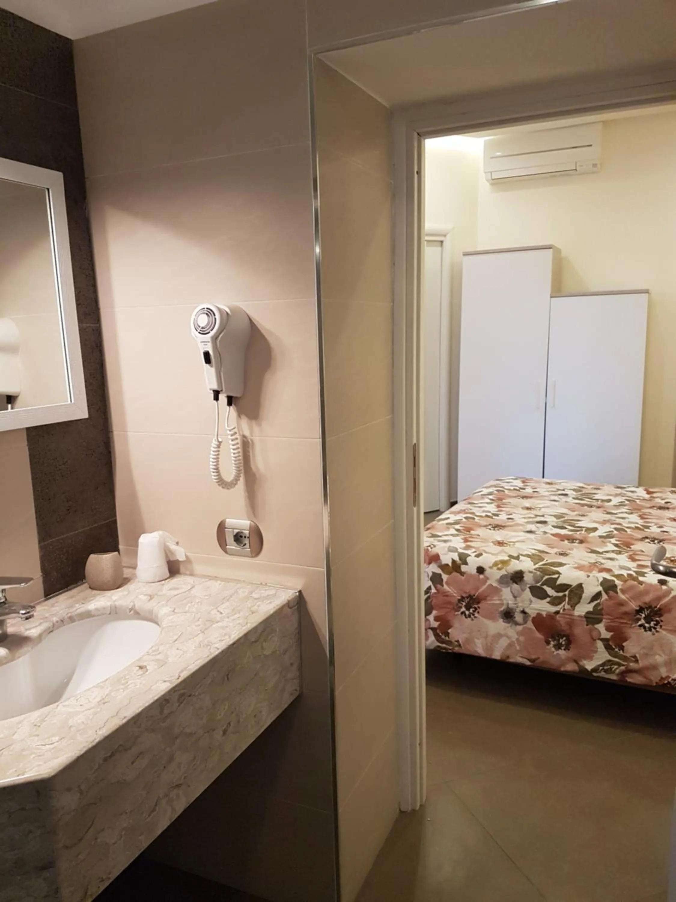 Bathroom, Bed in Casa Aristide