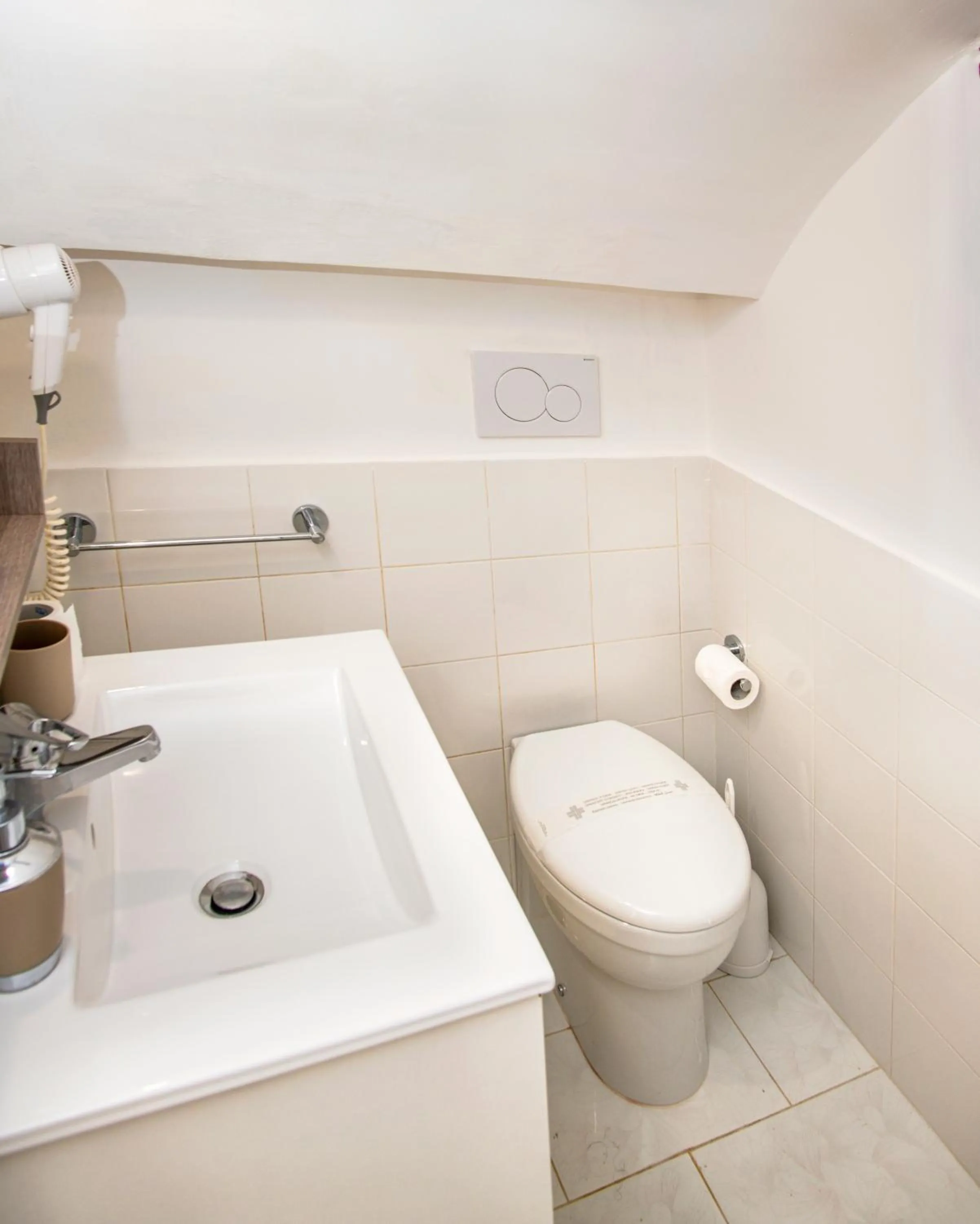 Toilet in Casa Aristide