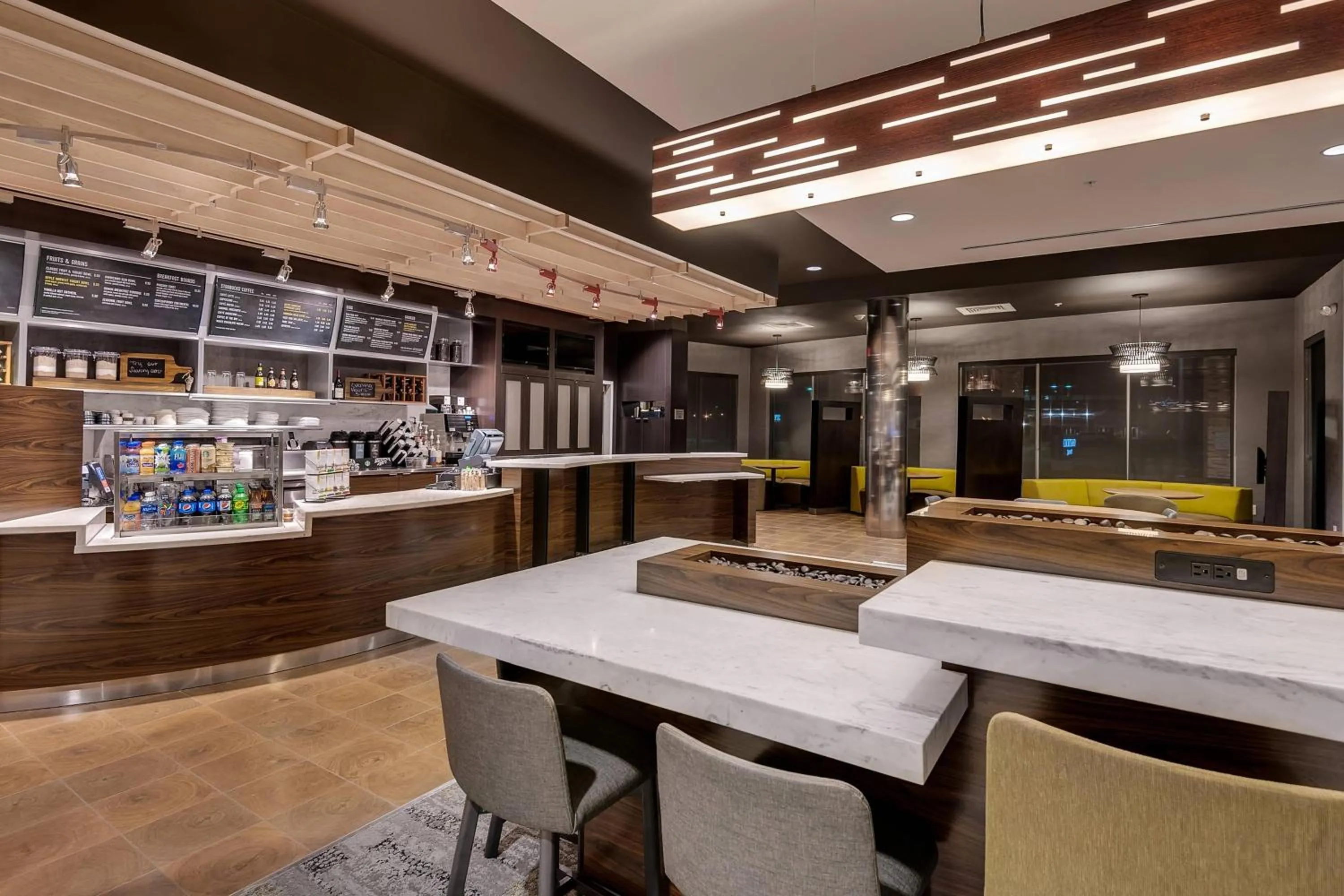 Restaurant/places to eat in Courtyard by Marriott Ardmore