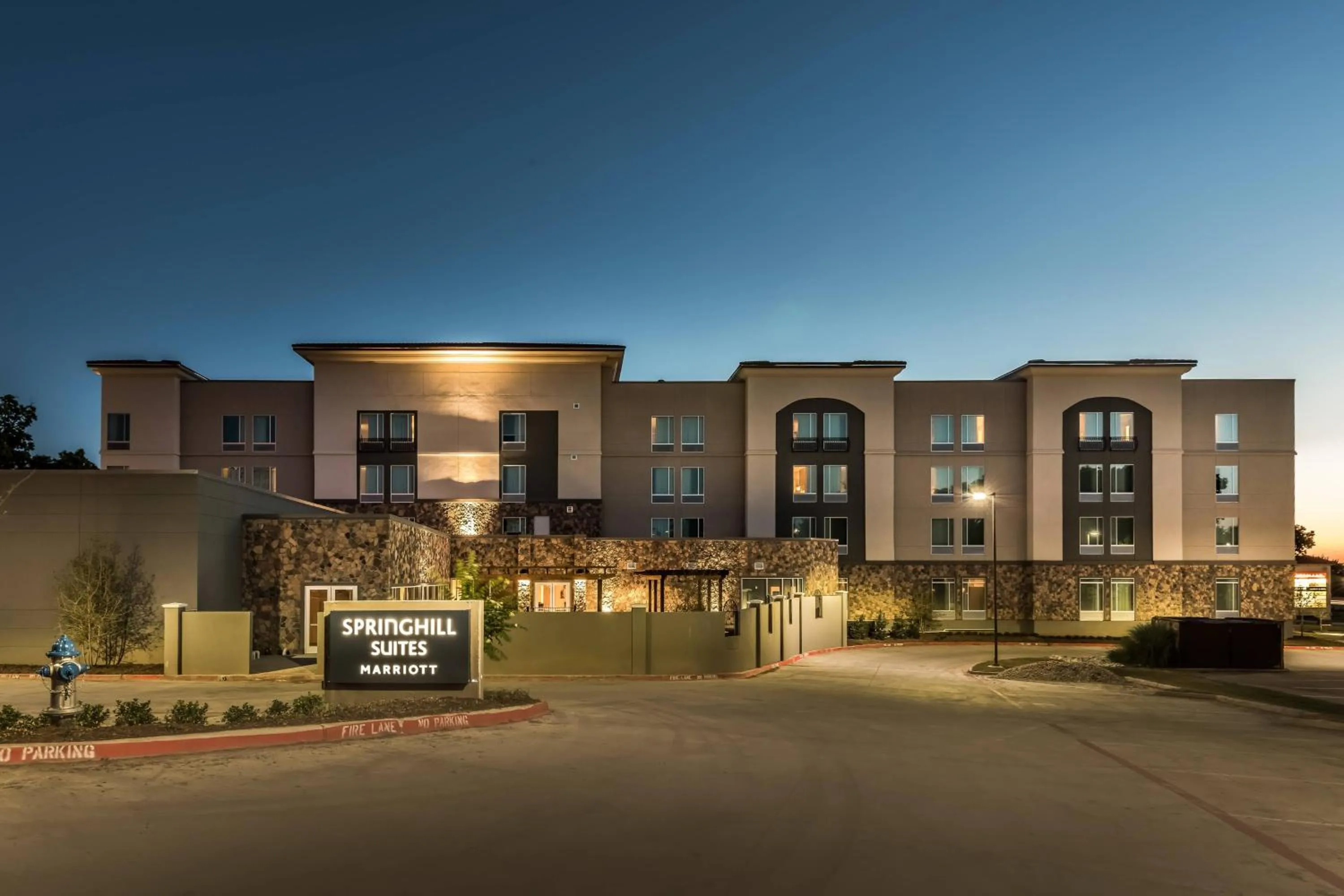 Property building in SpringHill Suites by Marriott Dallas Rockwall