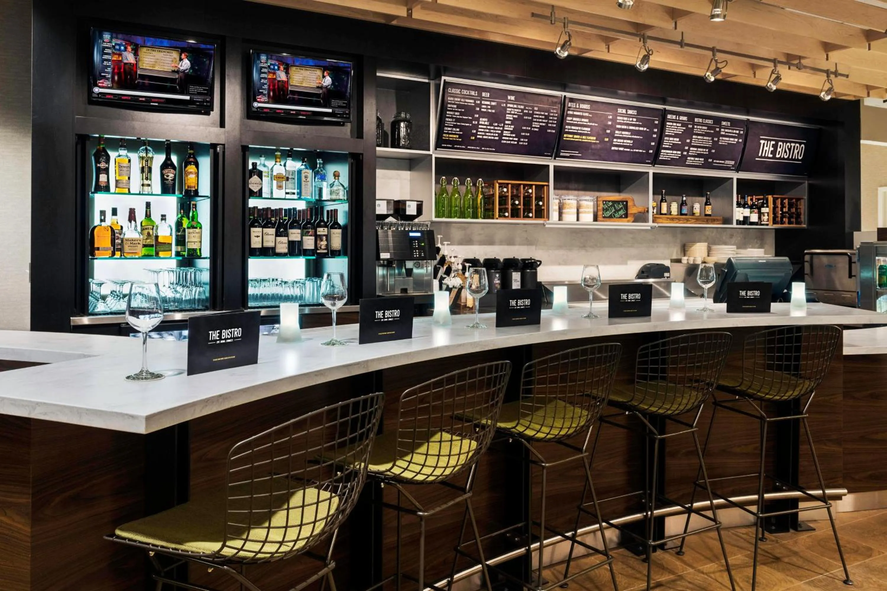 Lounge or bar in Courtyard by Marriott Ruston