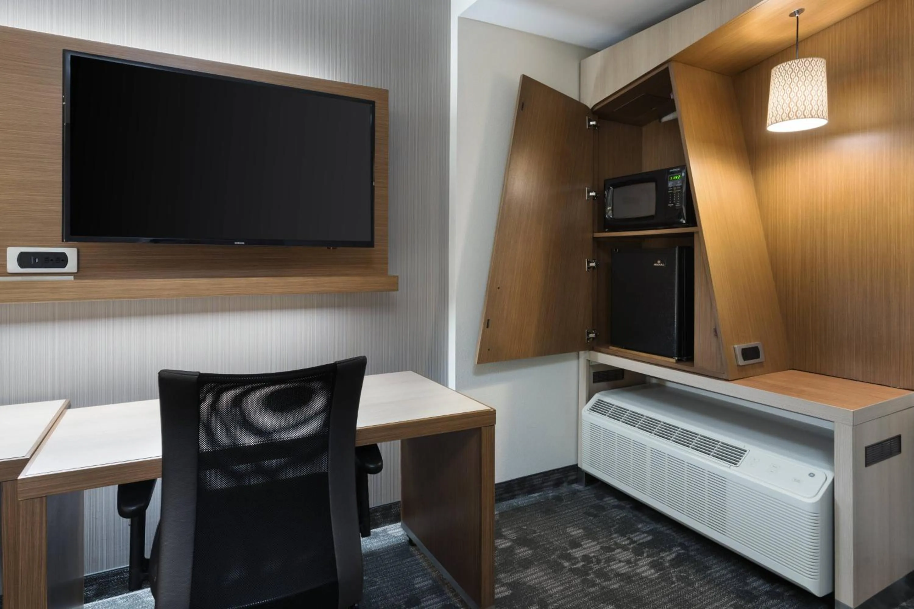 Photo of the whole room in Courtyard by Marriott Ruston