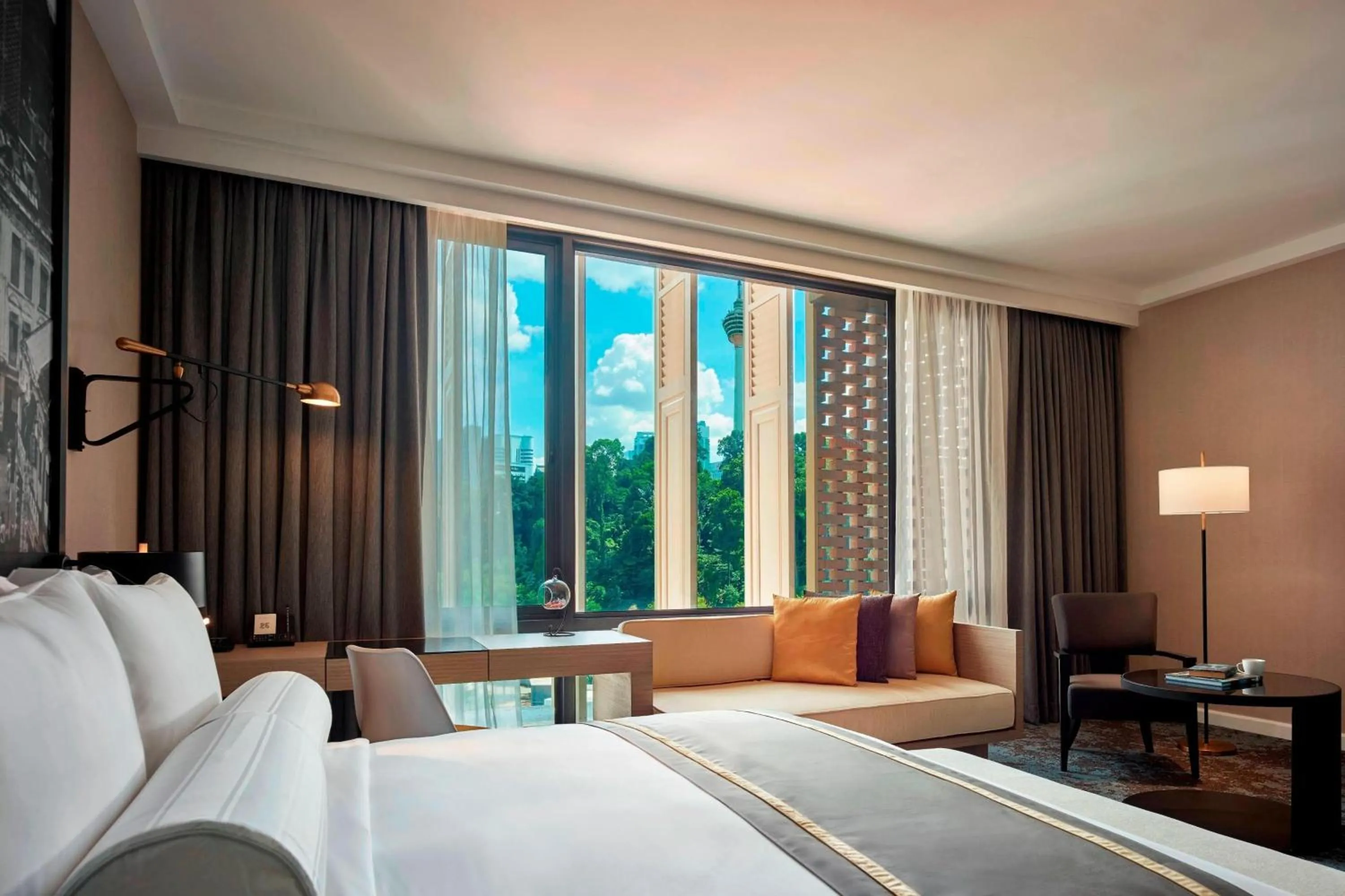 Photo of the whole room, Bed in Hotel Stripes Kuala Lumpur, Autograph Collection