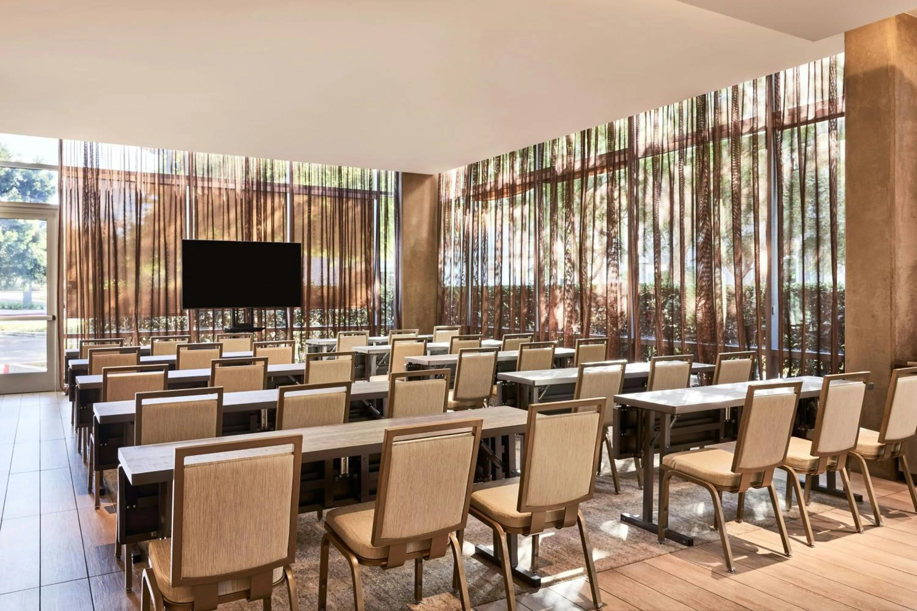 Kitchen or kitchenette in AC Hotel by Marriott Irvine