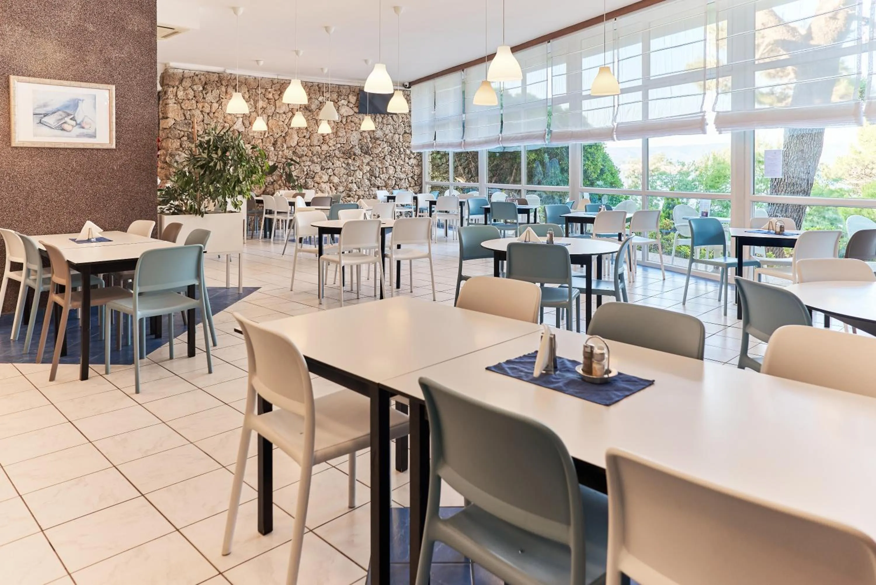 Restaurant/places to eat in Sagitta All inclusive light