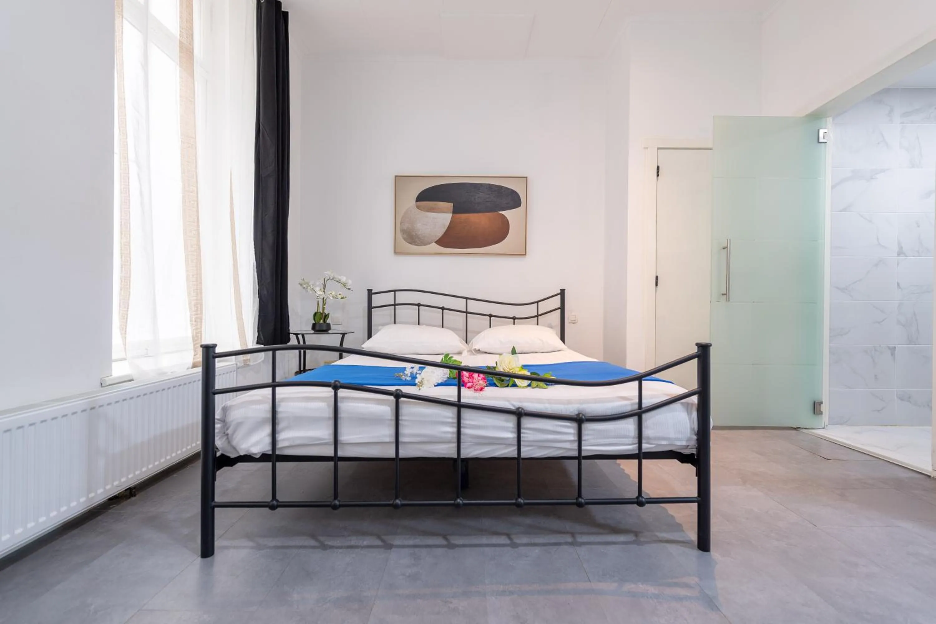 Bed in Hotel Abberdeen