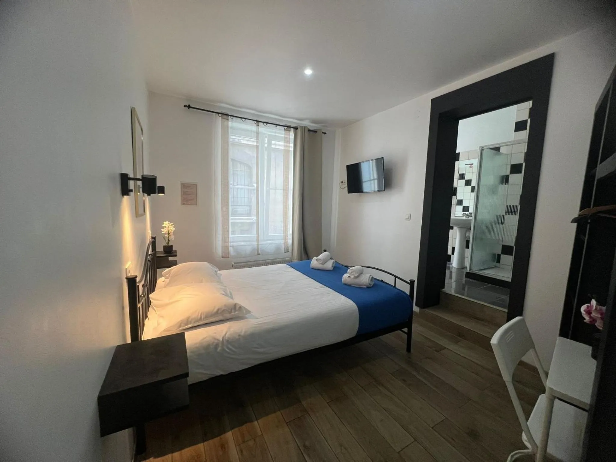 Bed in Hotel Abberdeen