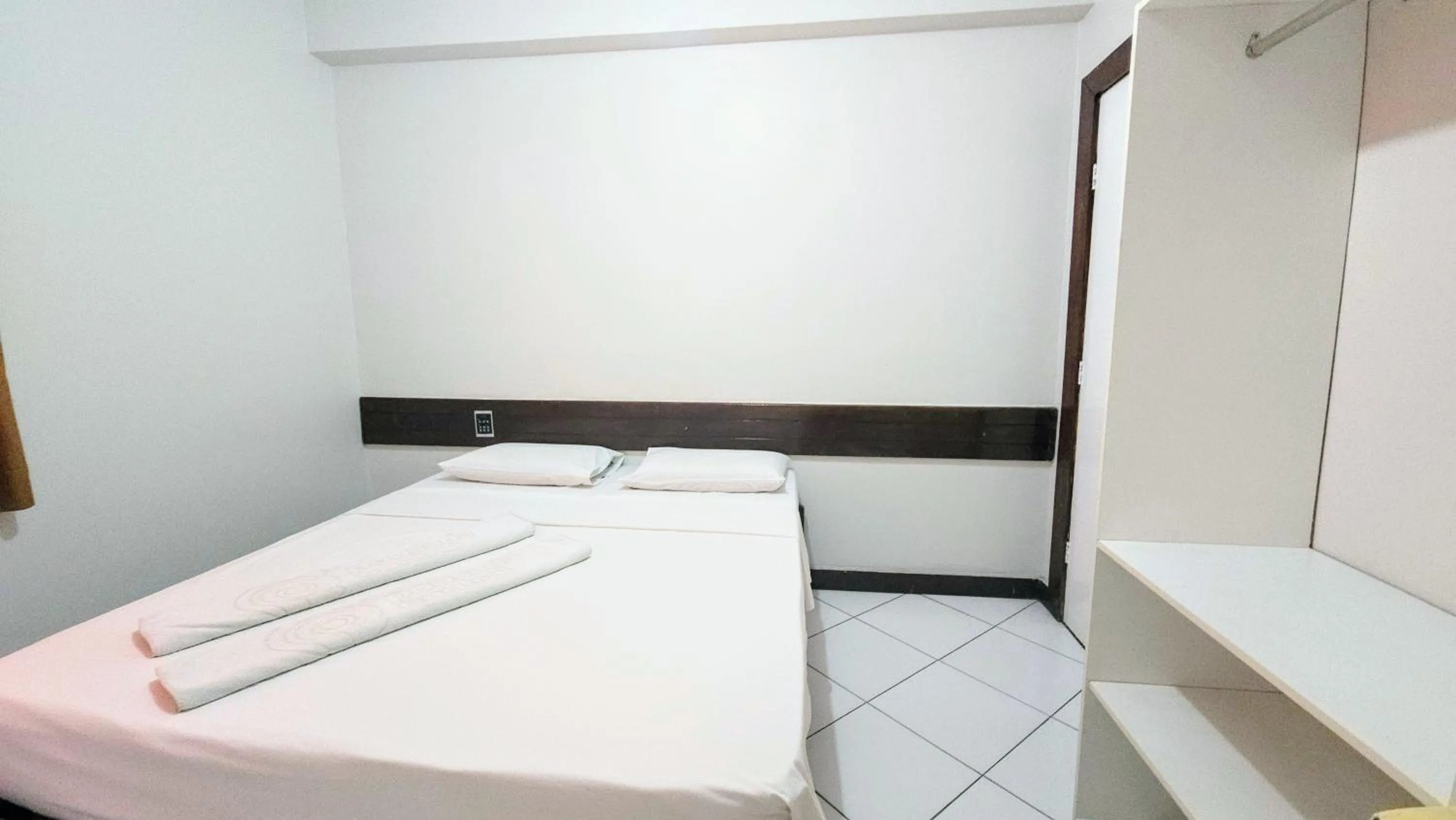 Bedroom, Bed in Pousada Central