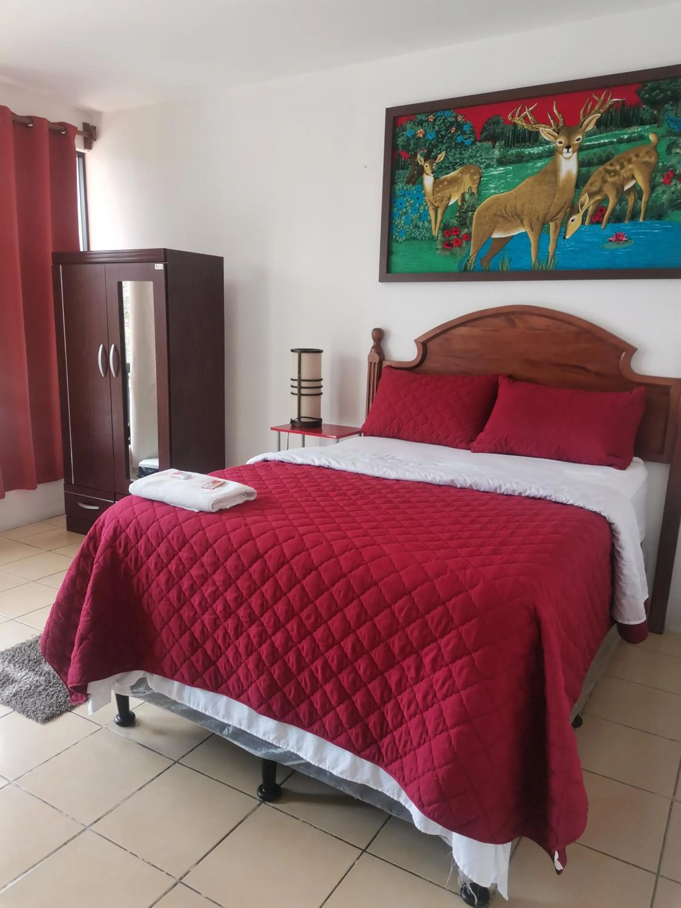 Bed in Pescador Hotel PH