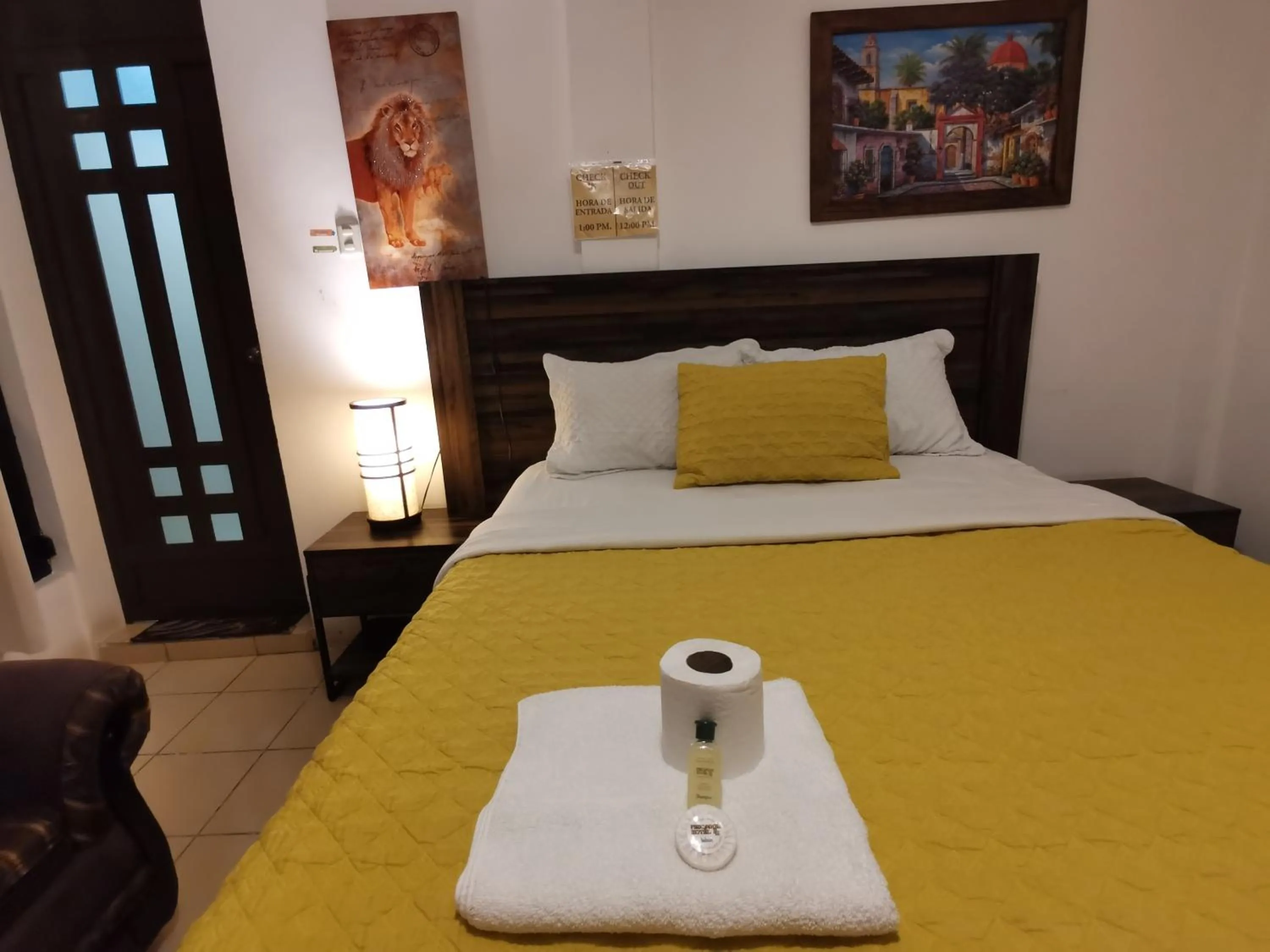 Bed in Pescador Hotel PH