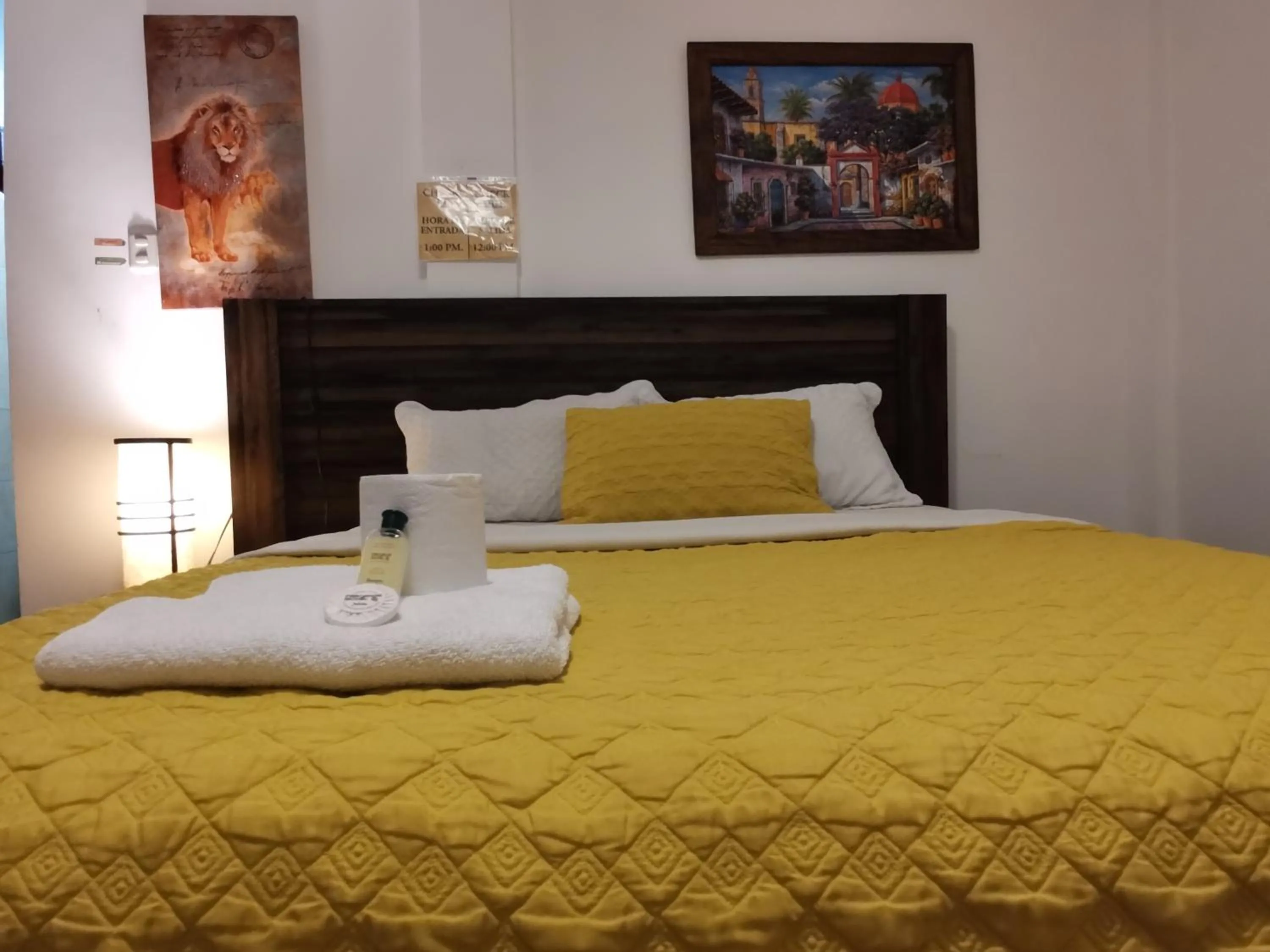 Bed in Pescador Hotel PH