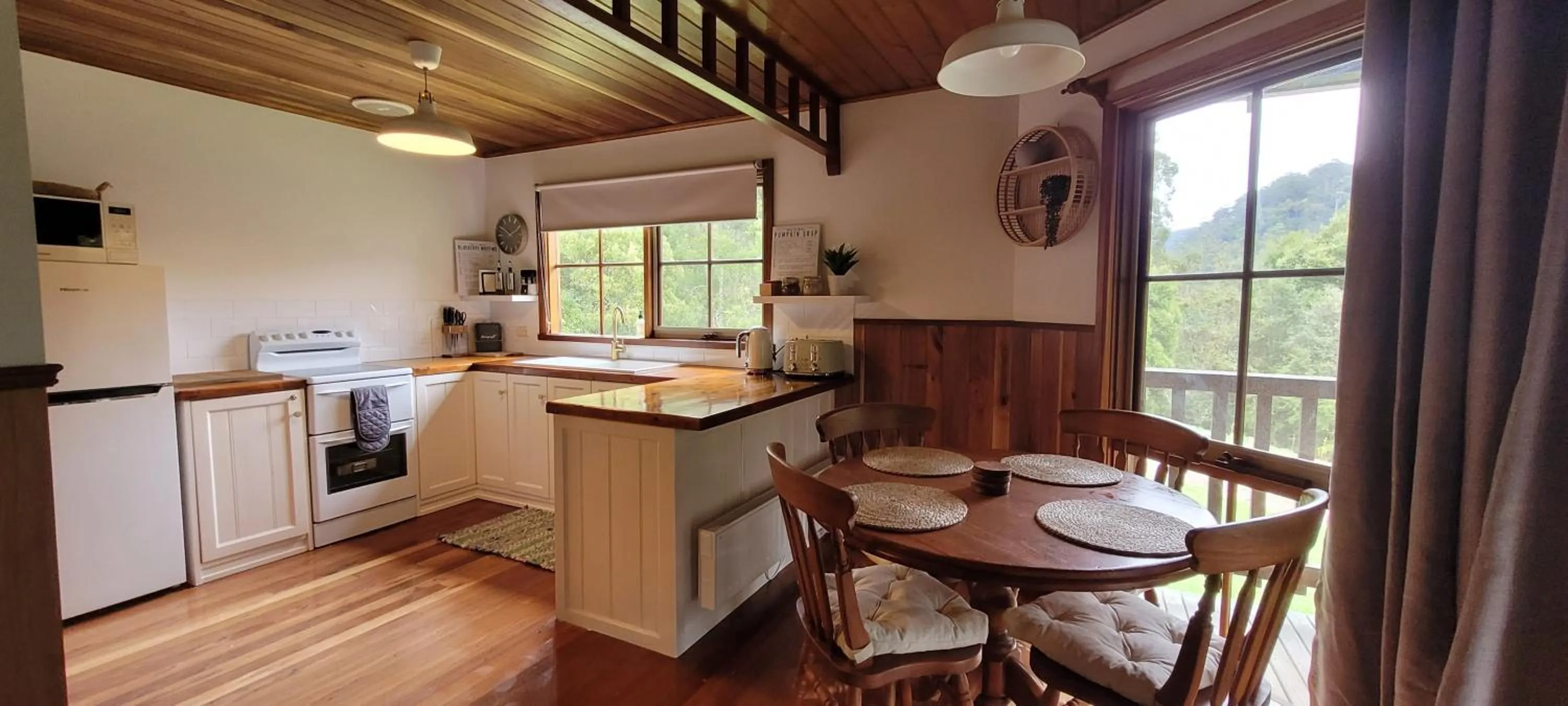 Kitchen or kitchenette in Tall Trees Eco Retreat - Blackwood Cottage