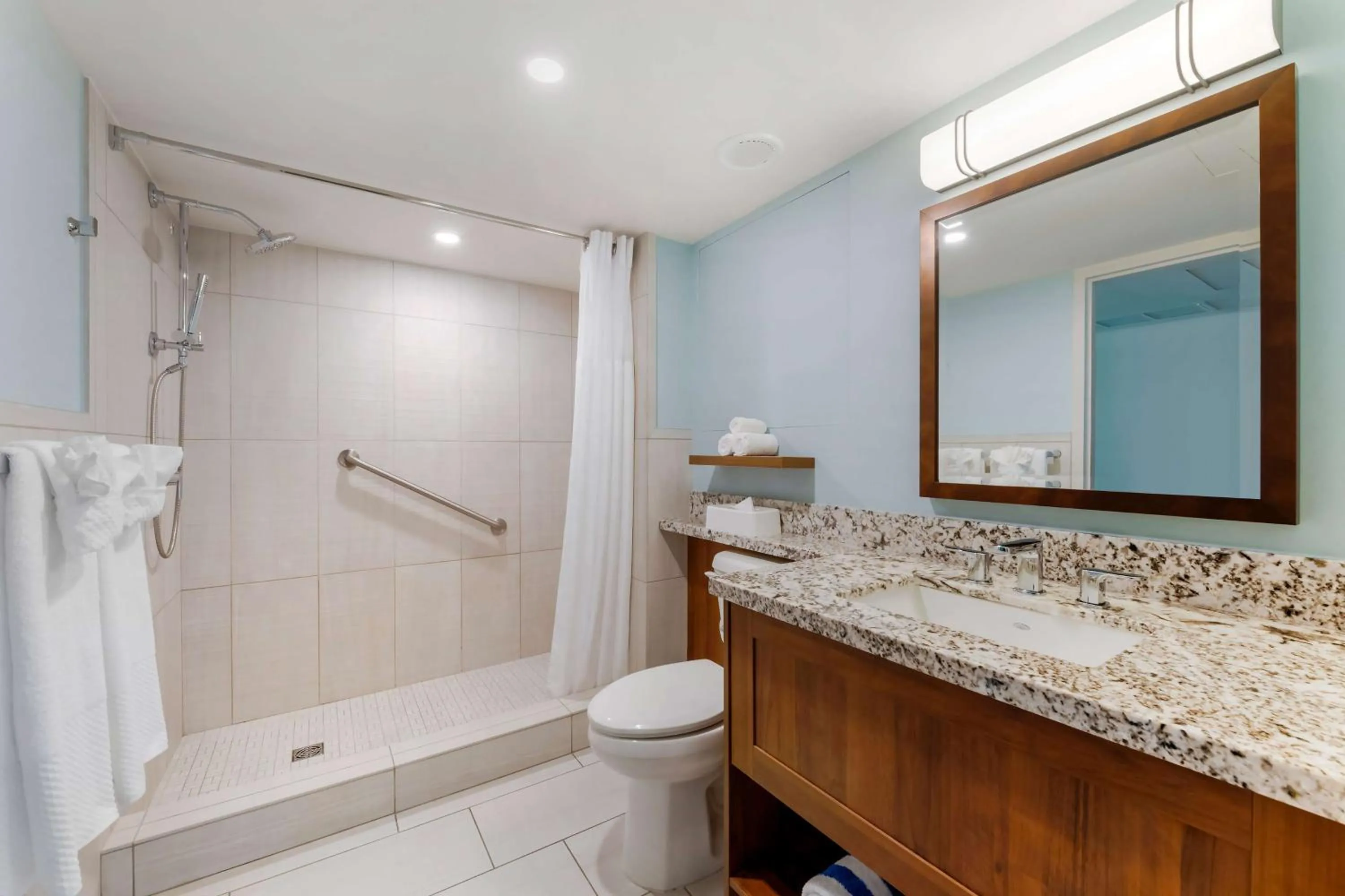 Shower in Hilton Vacation Club Royal Palm St Maarten