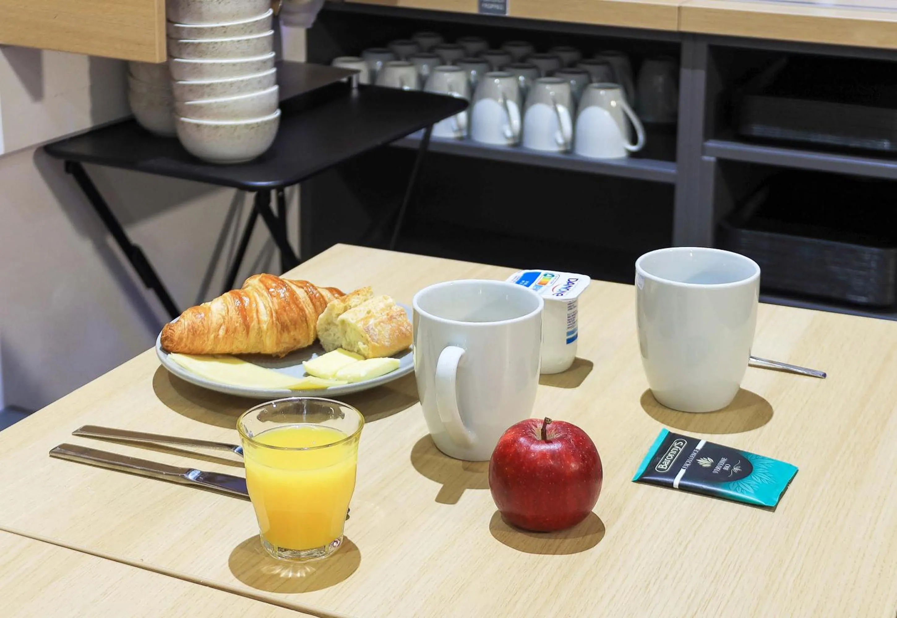 Breakfast in B&B HOTEL Dijon Centre