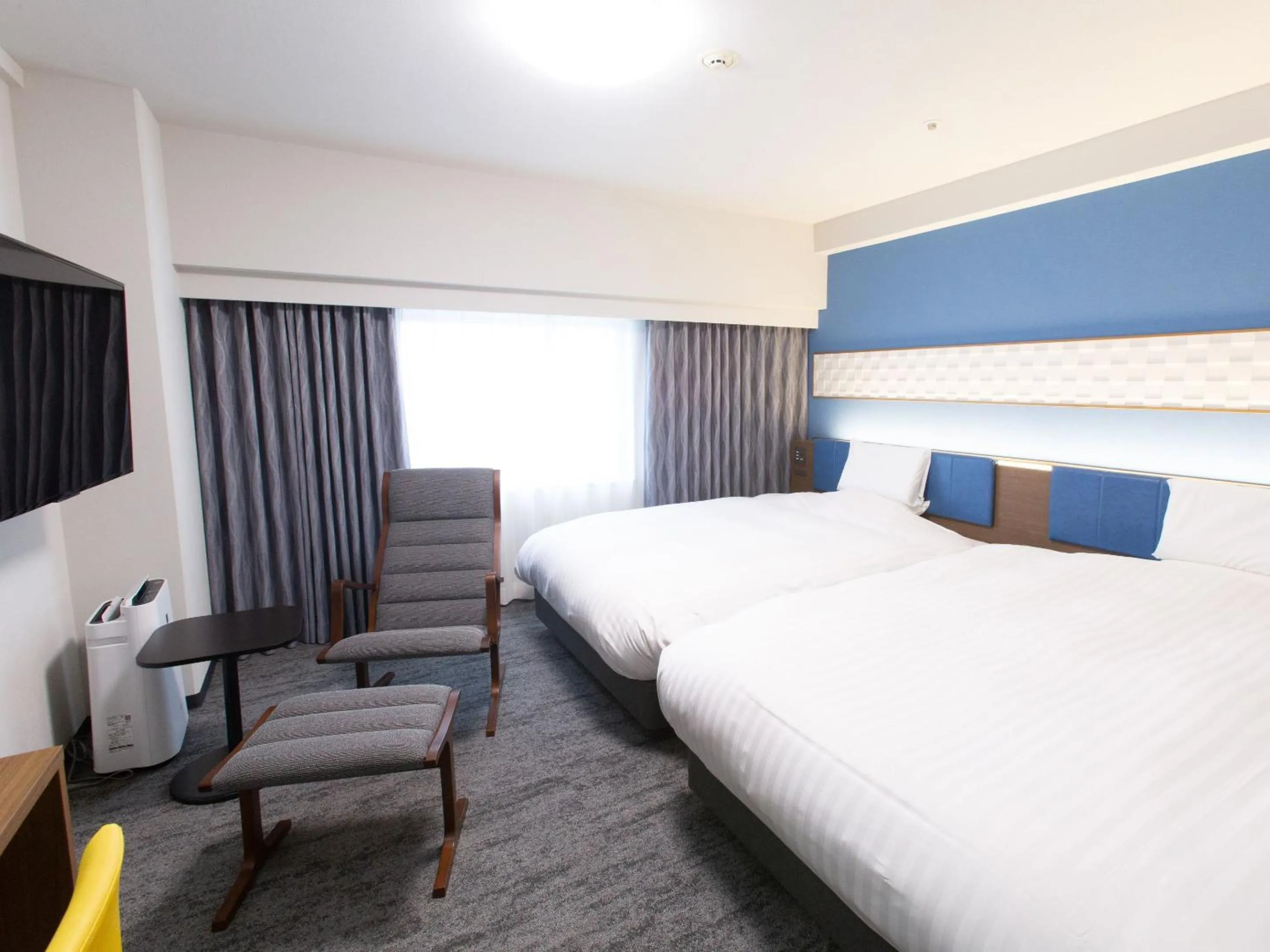 Photo of the whole room, Bed in Toyama Chitetsu Hotel