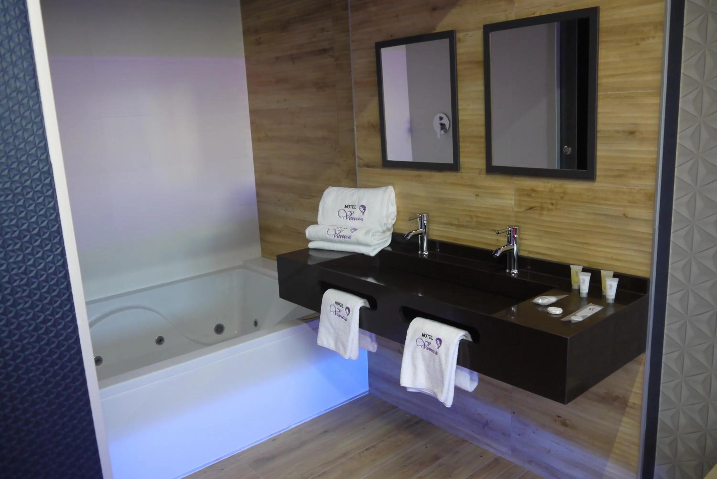 Bathroom in Motel Venus Madrid Norte