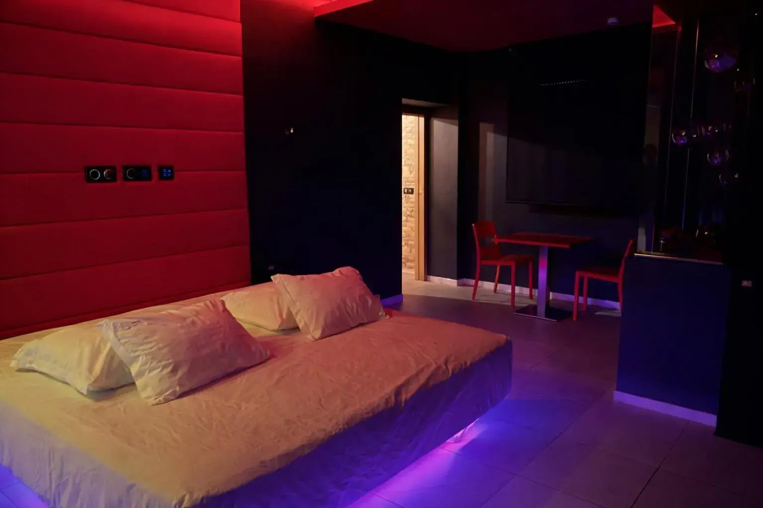 Deluxe Suite with Spa Bath in Motel Venus Madrid Norte Deluxe Suite with Spa Bath in Motel Venus Madrid Norte