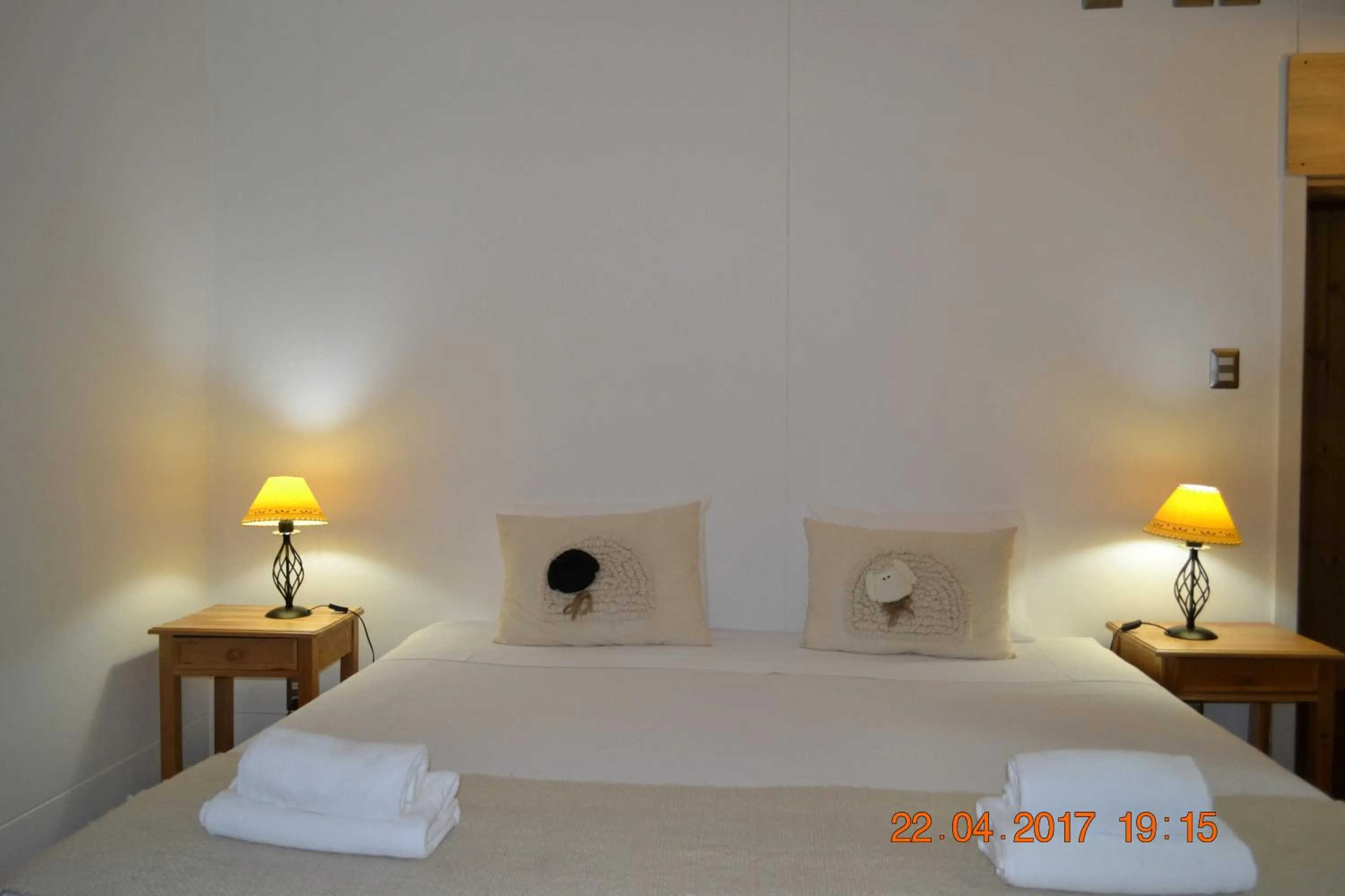 Photo of the whole room, Bed in Hotel Estancia El Ovejero Patagónico