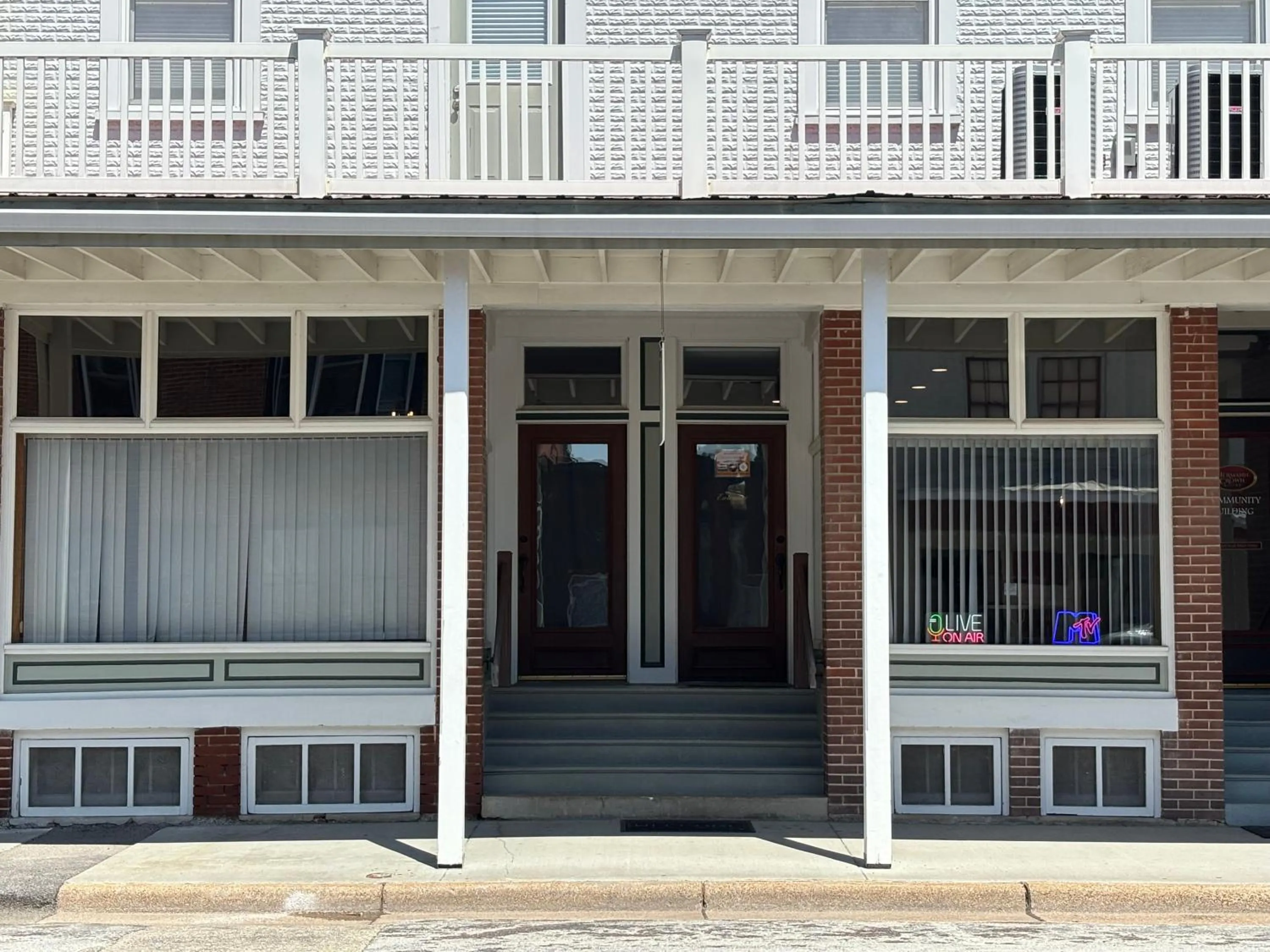 Property building in Hermann Crown Suites