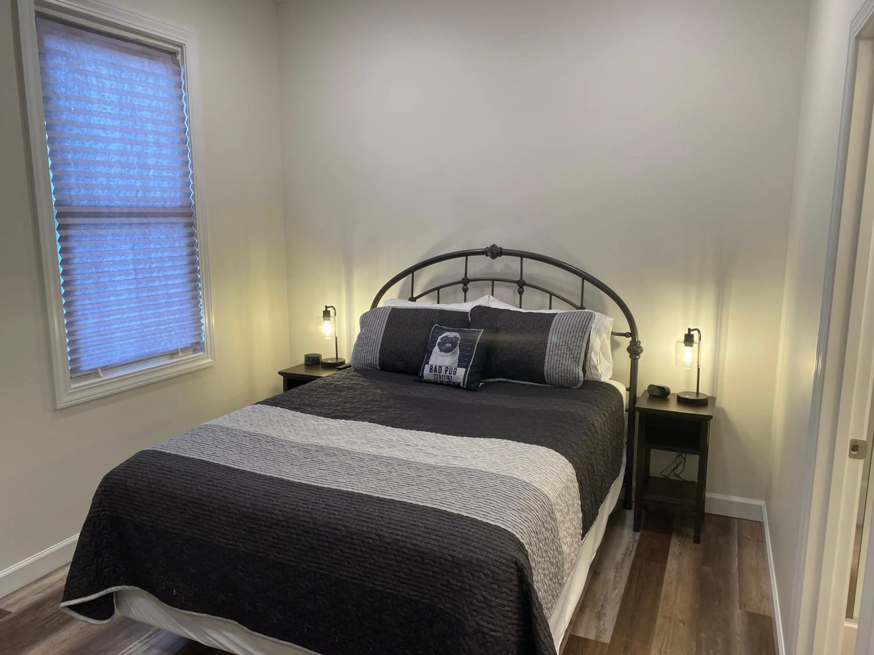 Bed in Hermann Crown Suites