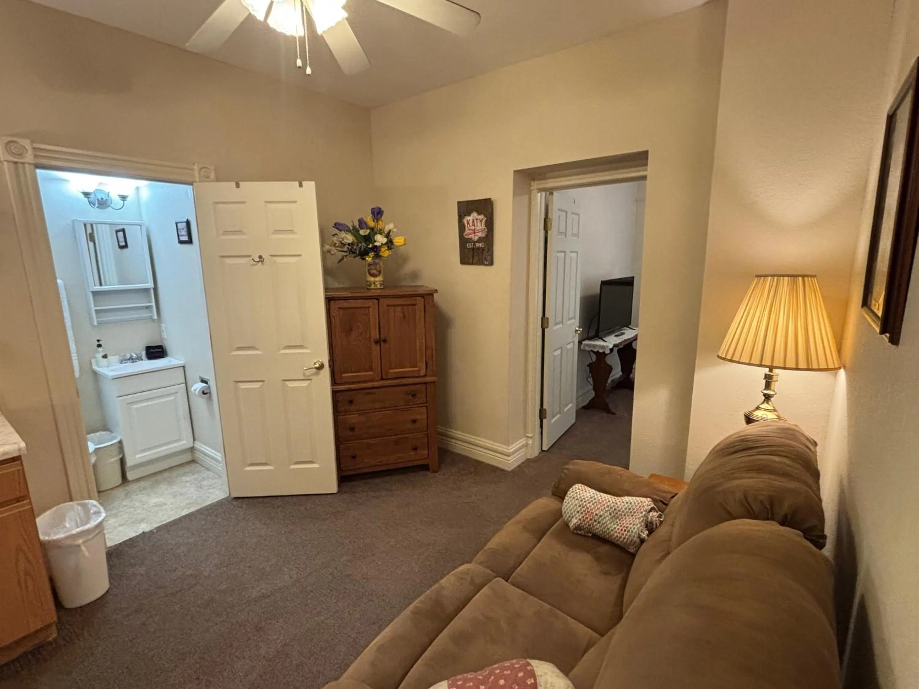 Living room in Hermann Crown Suites