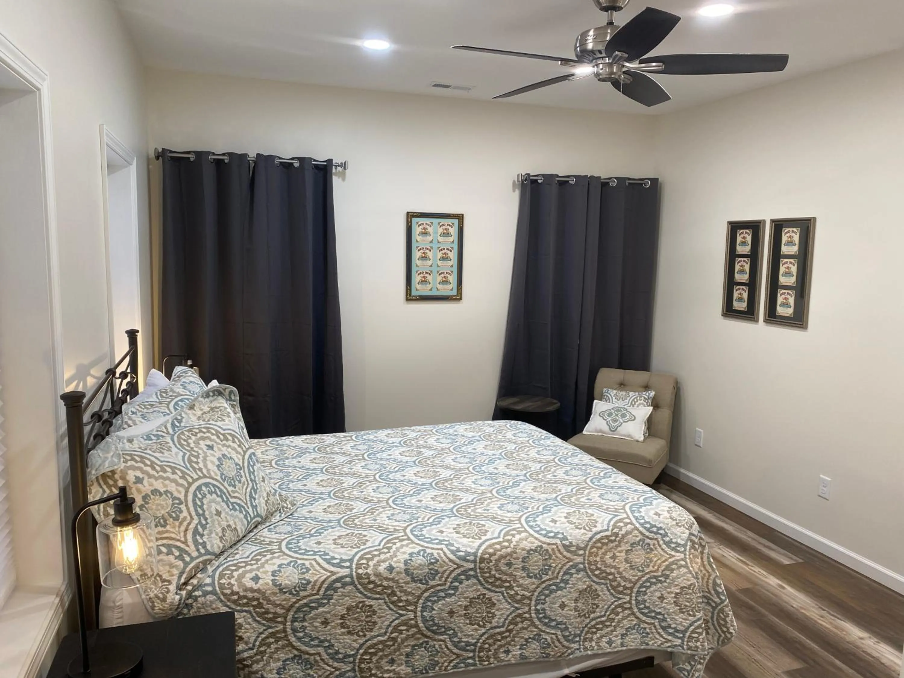 Bed in Hermann Crown Suites