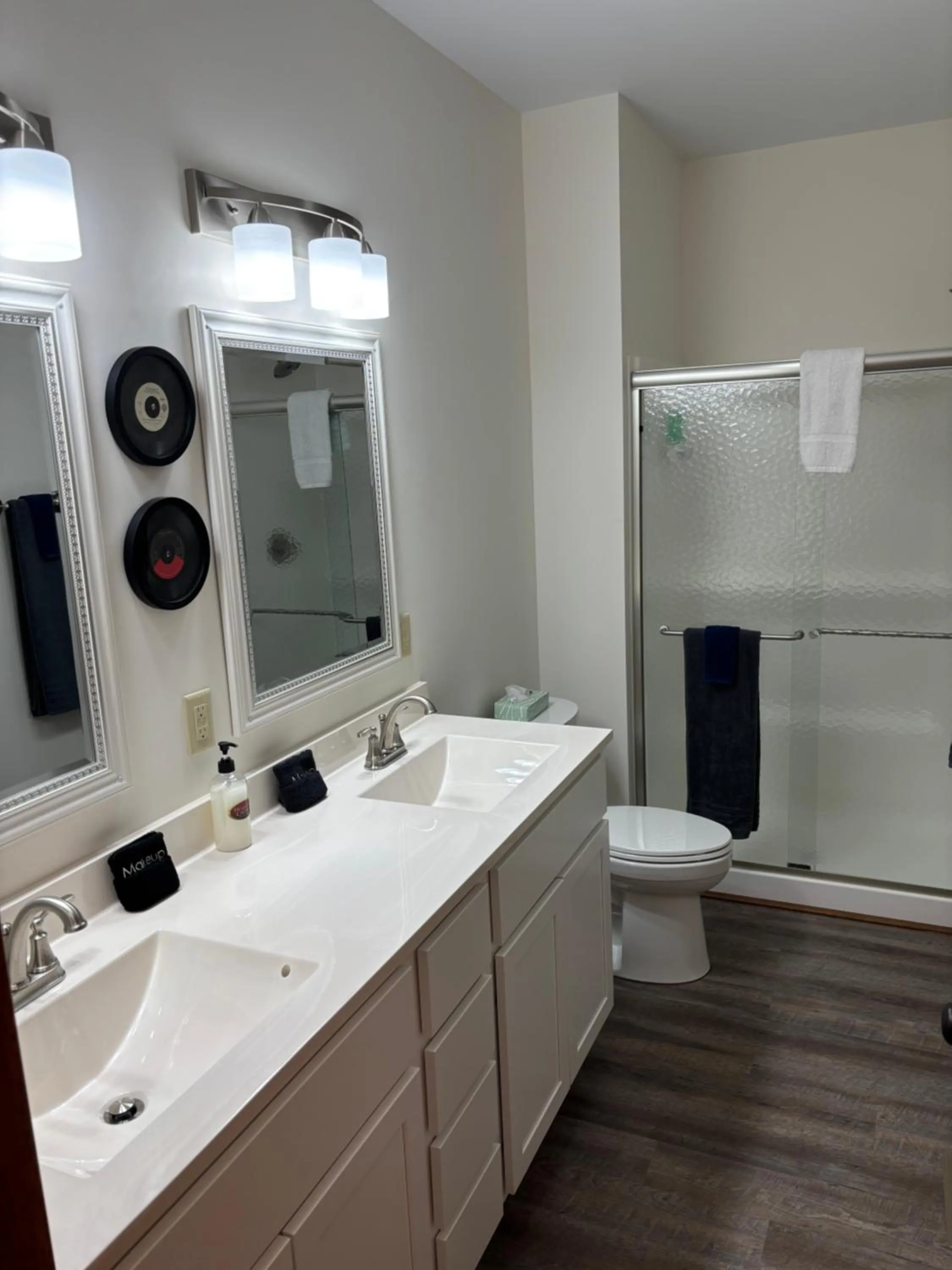 Shower in Hermann Crown Suites