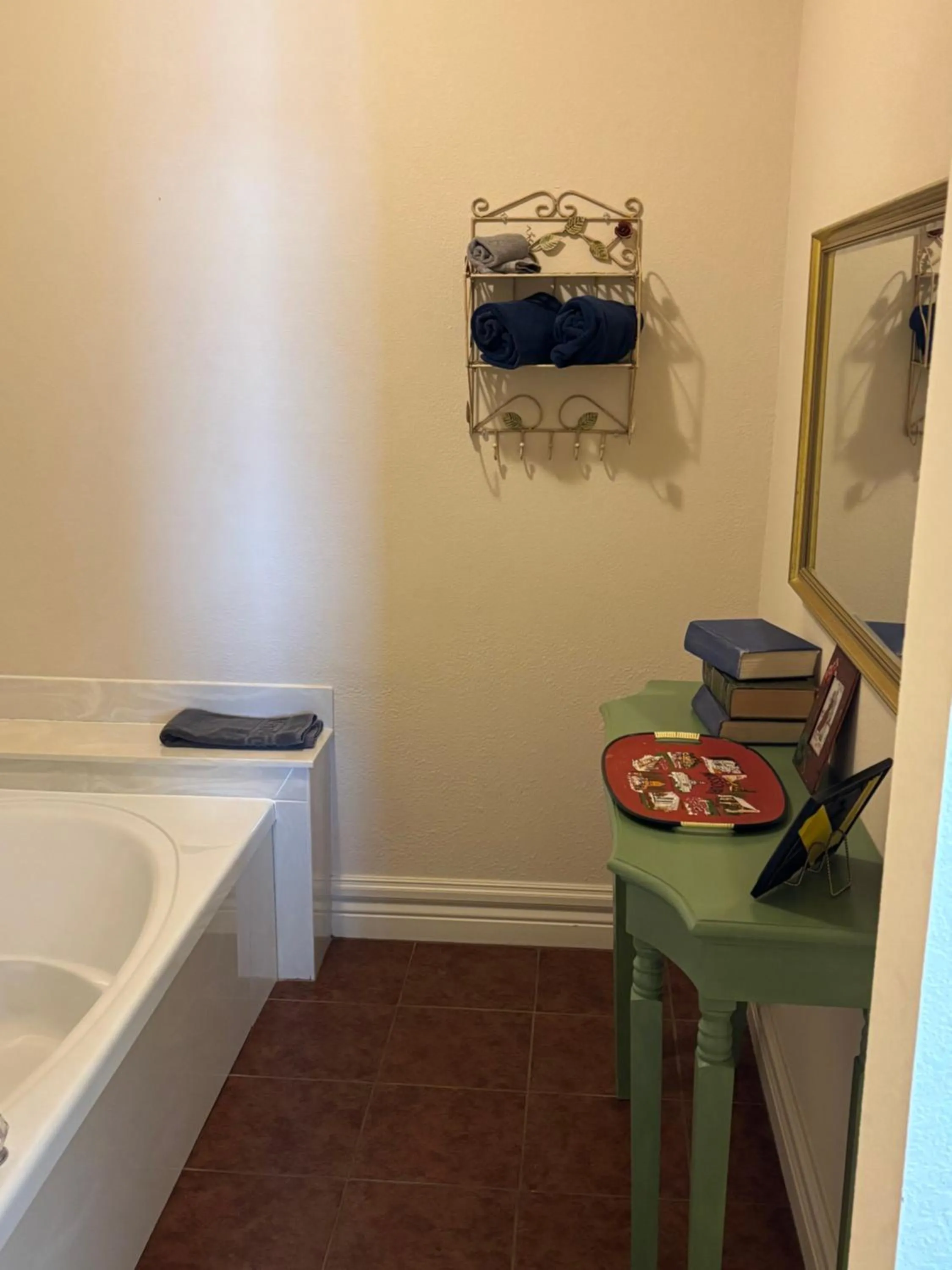 Bath in Hermann Crown Suites