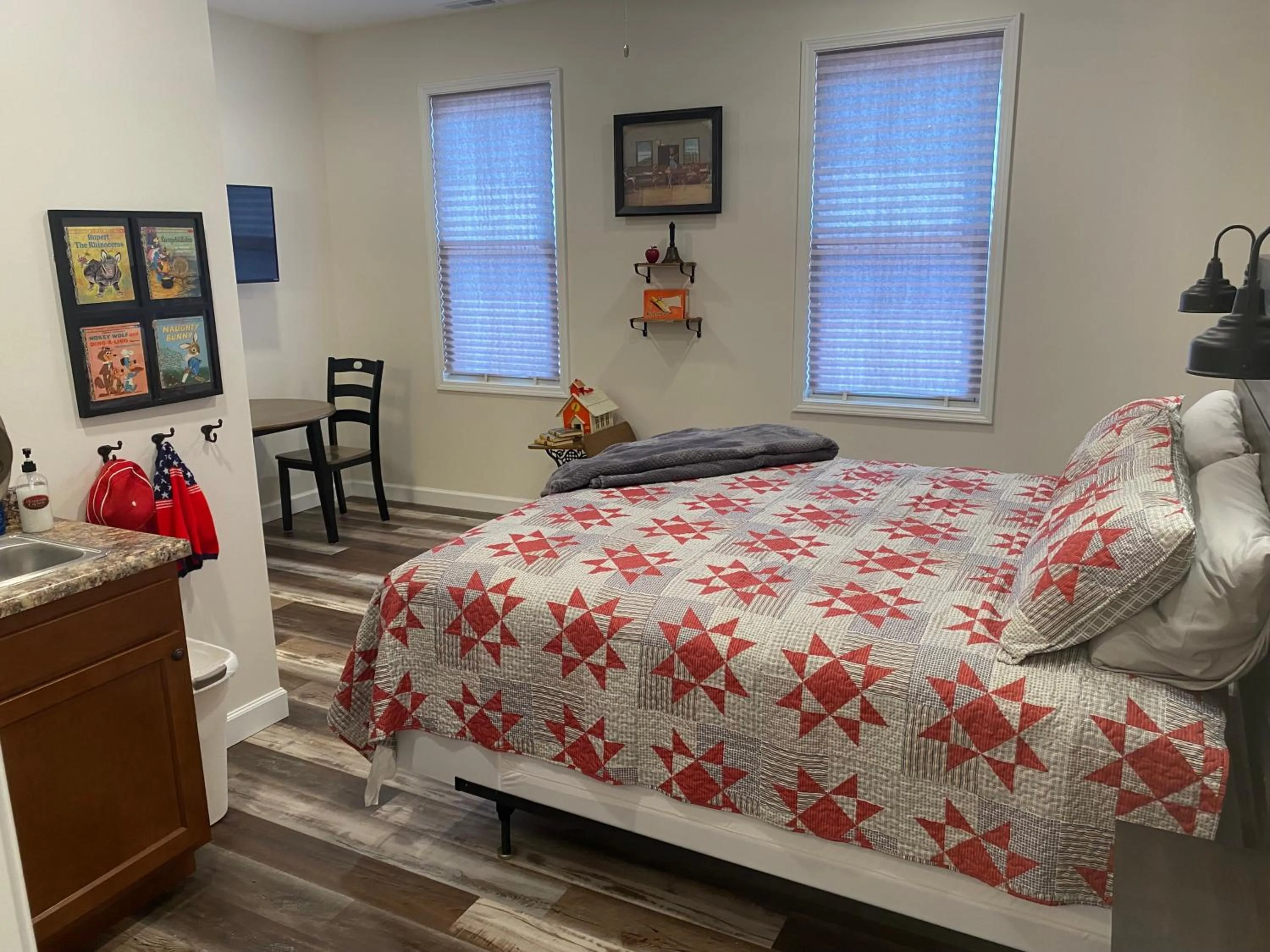 Bed in Hermann Crown Suites