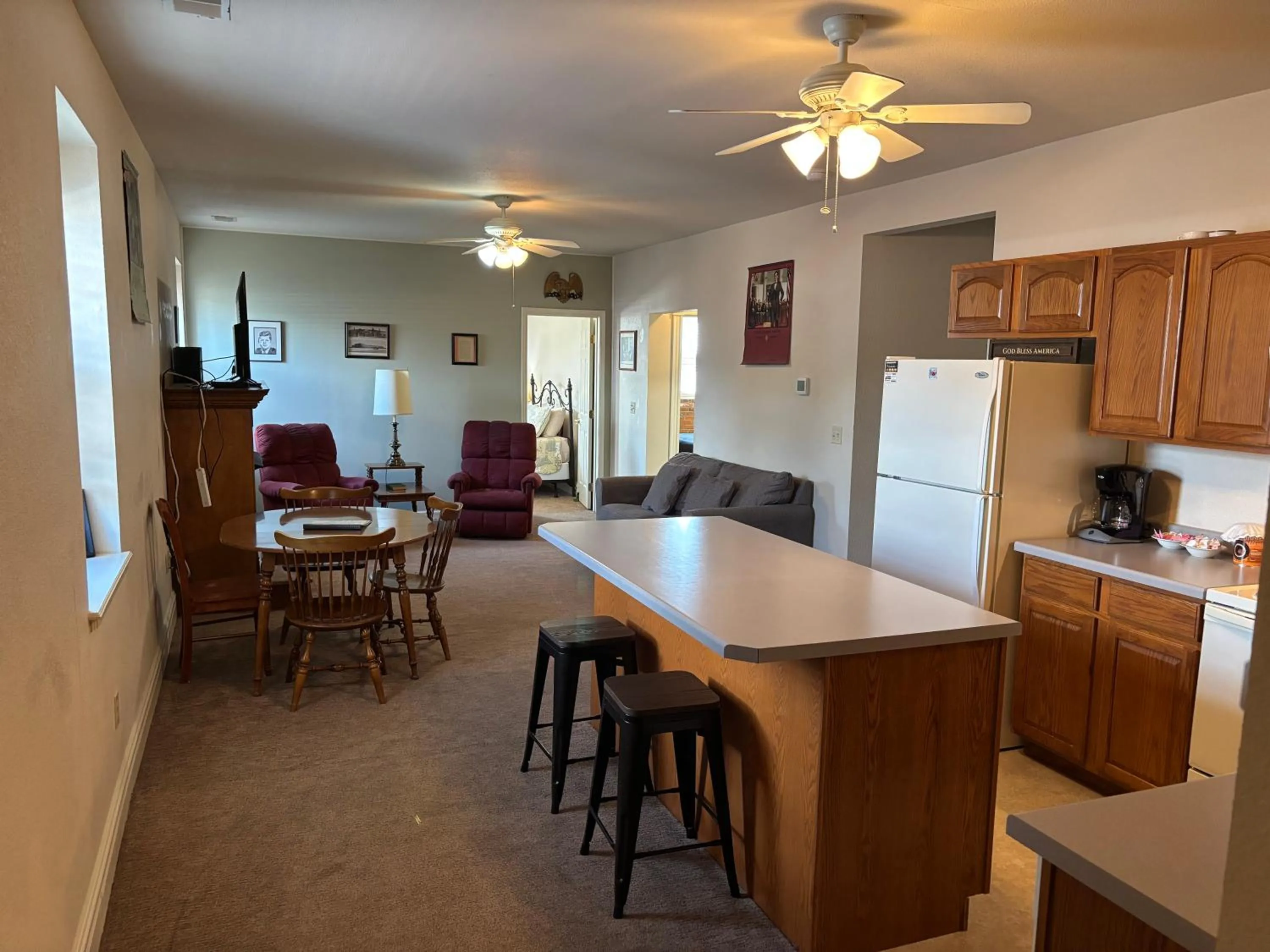 Kitchen or kitchenette in Hermann Crown Suites