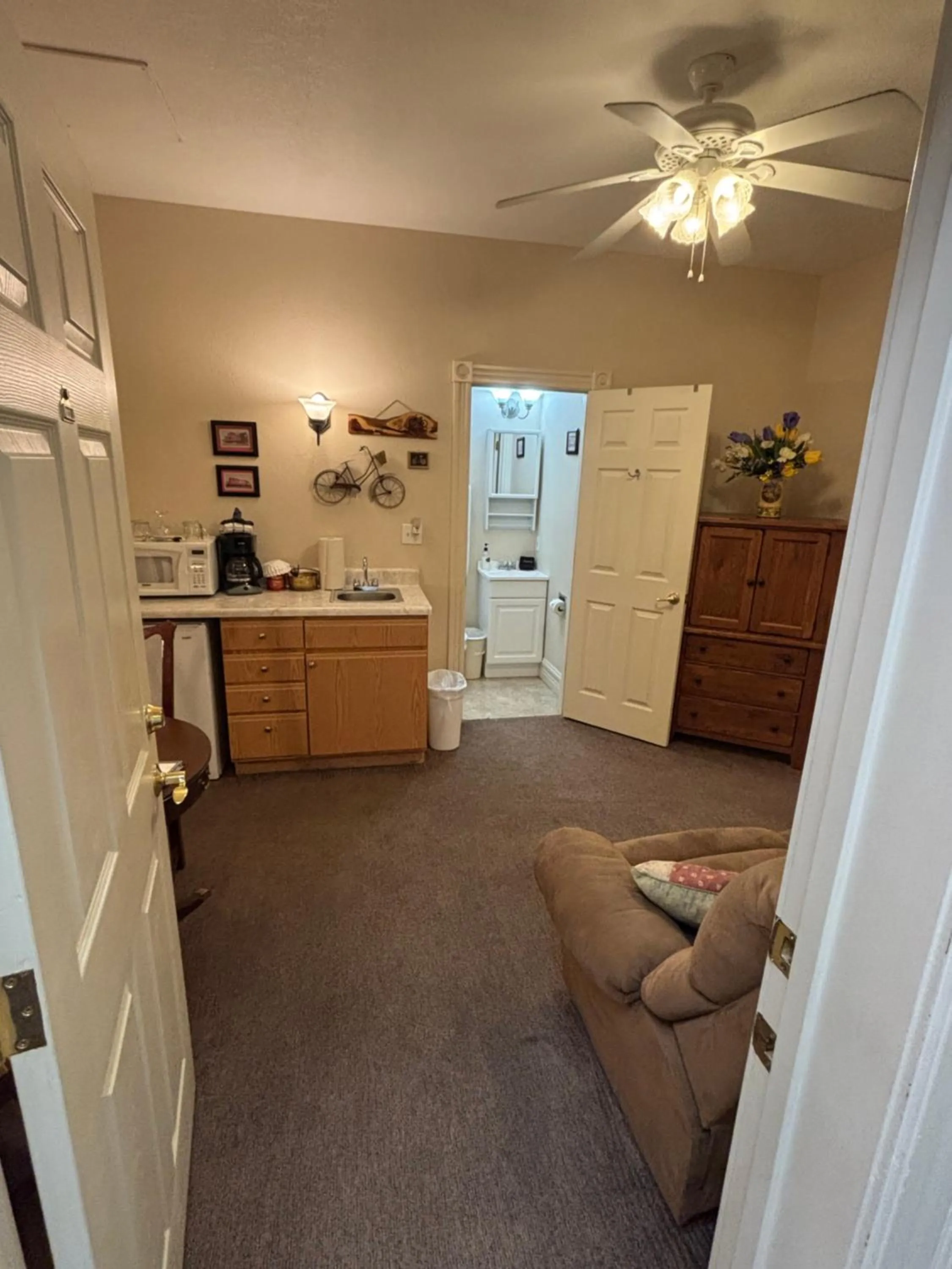 Living room in Hermann Crown Suites