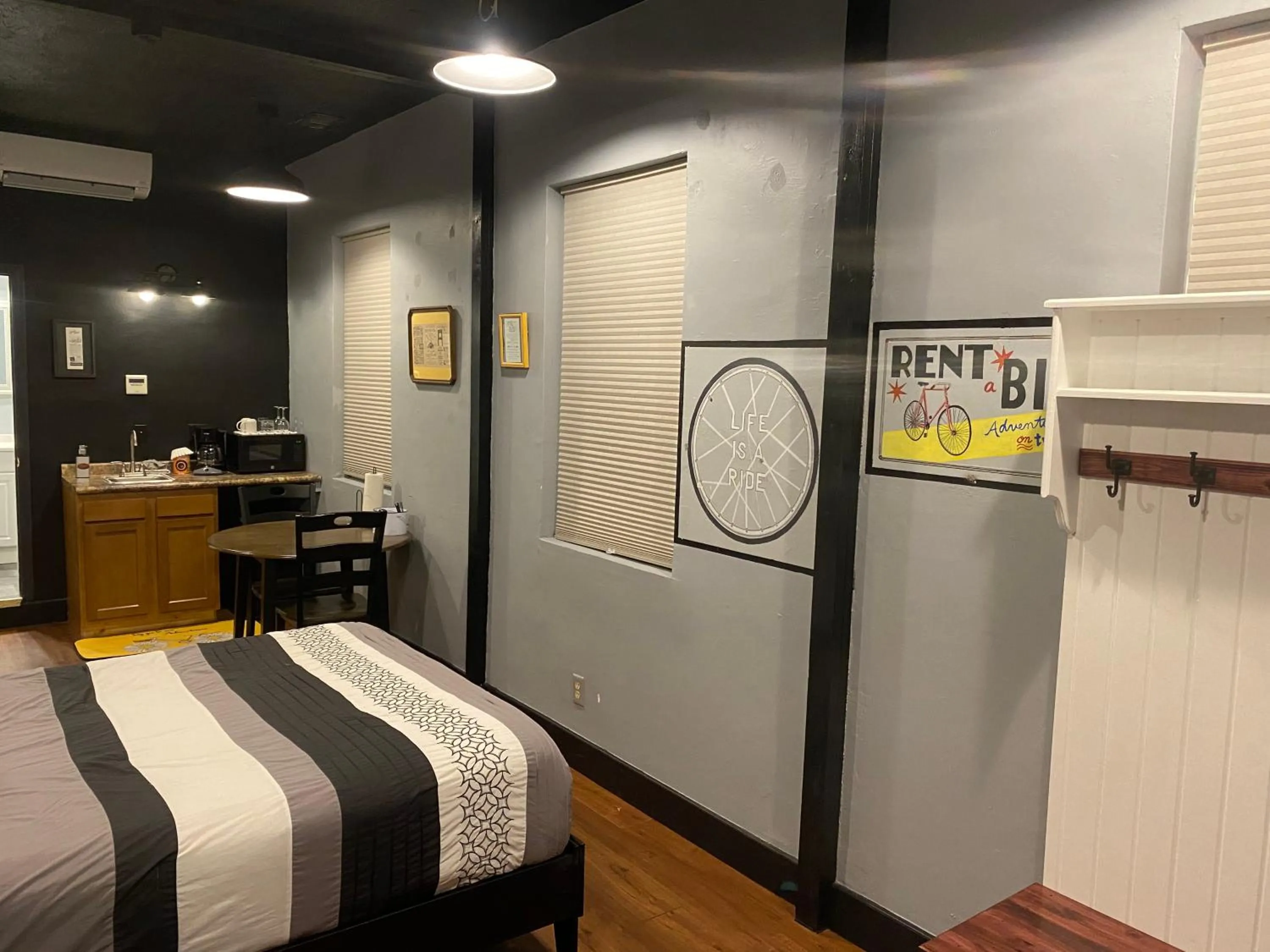 Bed in Hermann Crown Suites