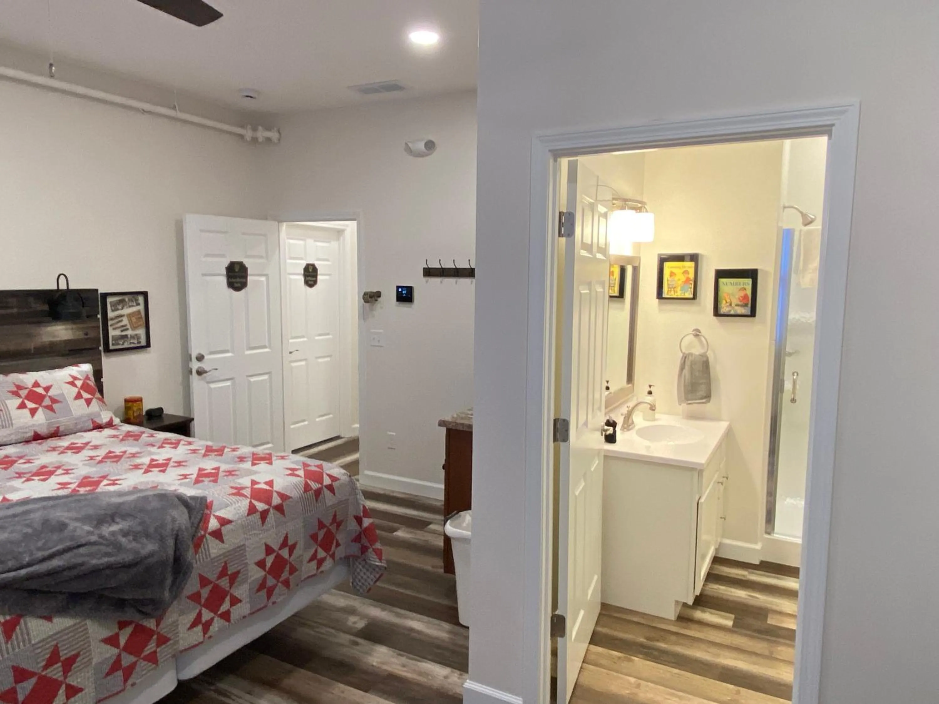 Bed in Hermann Crown Suites