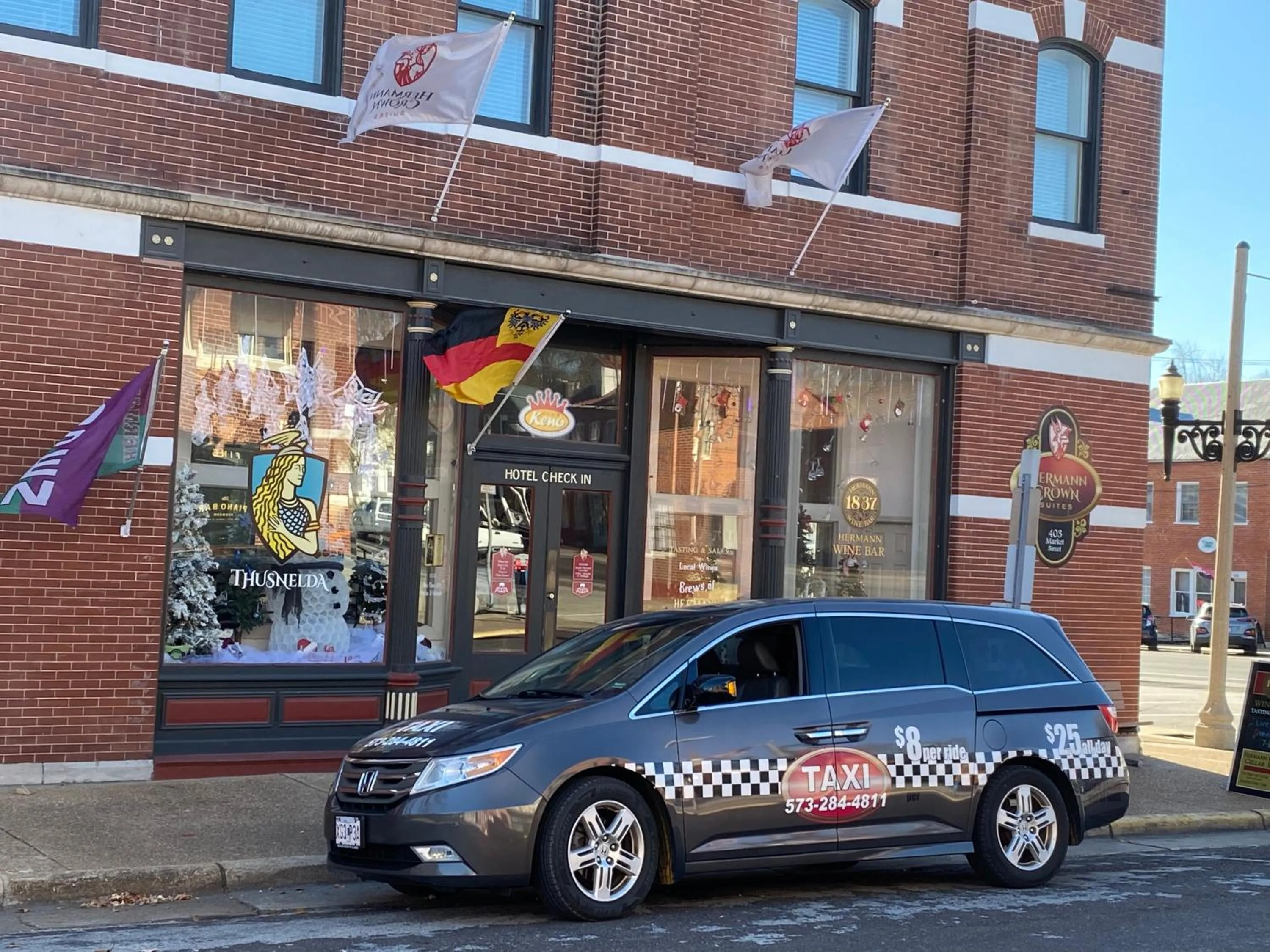 Property building in Hermann Crown Suites