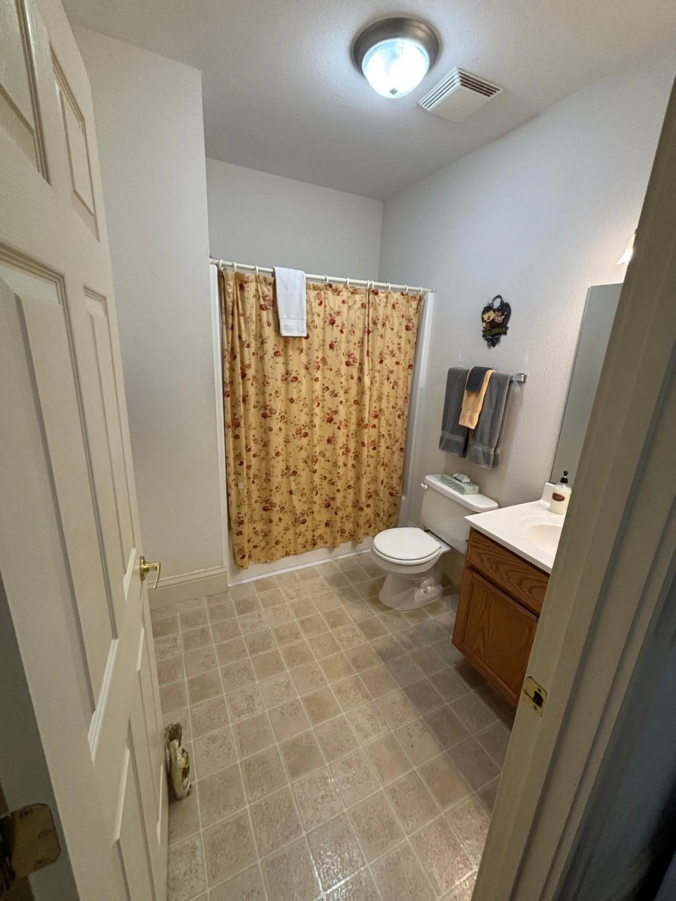 Bathroom in Hermann Crown Suites