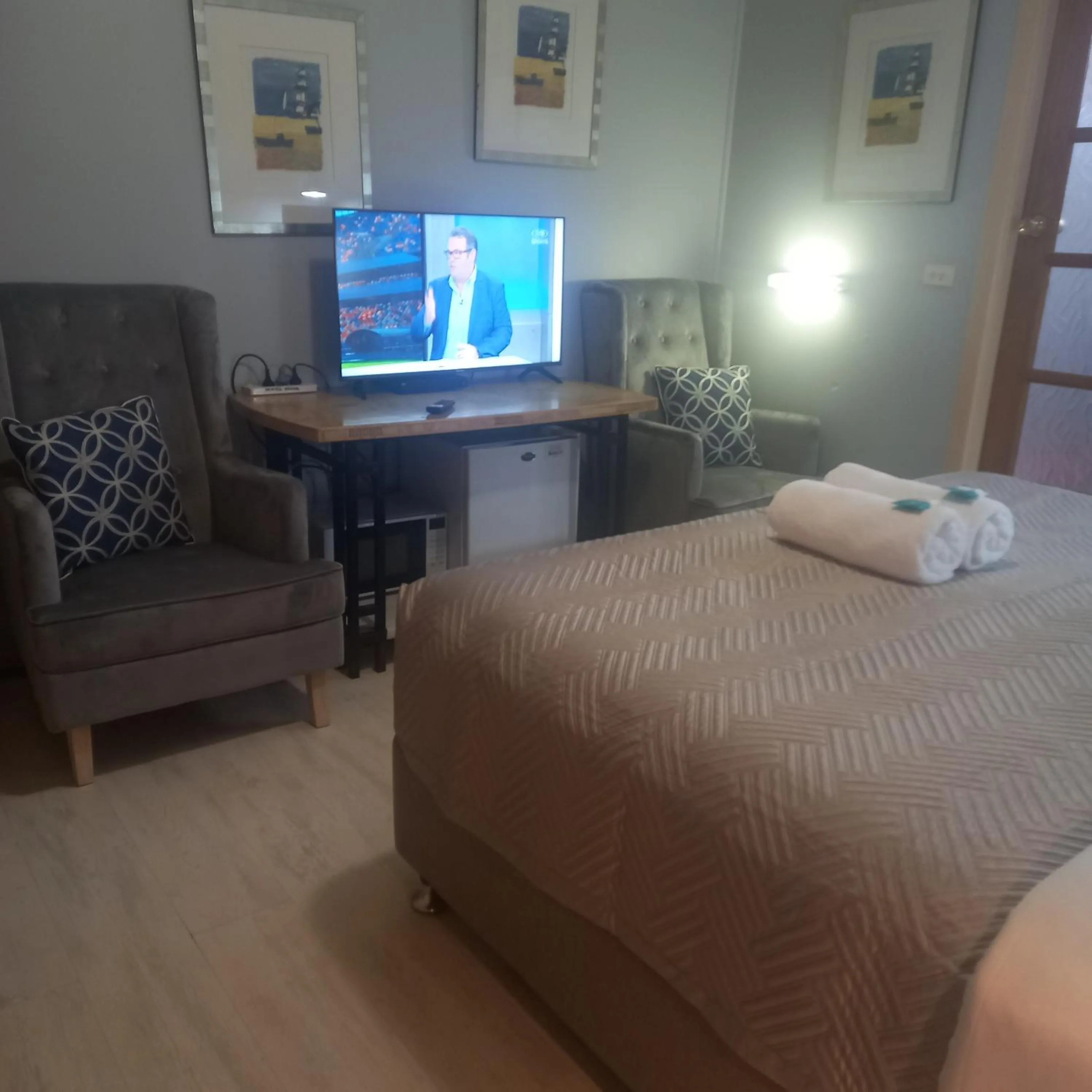 Bed in Mount View Motel