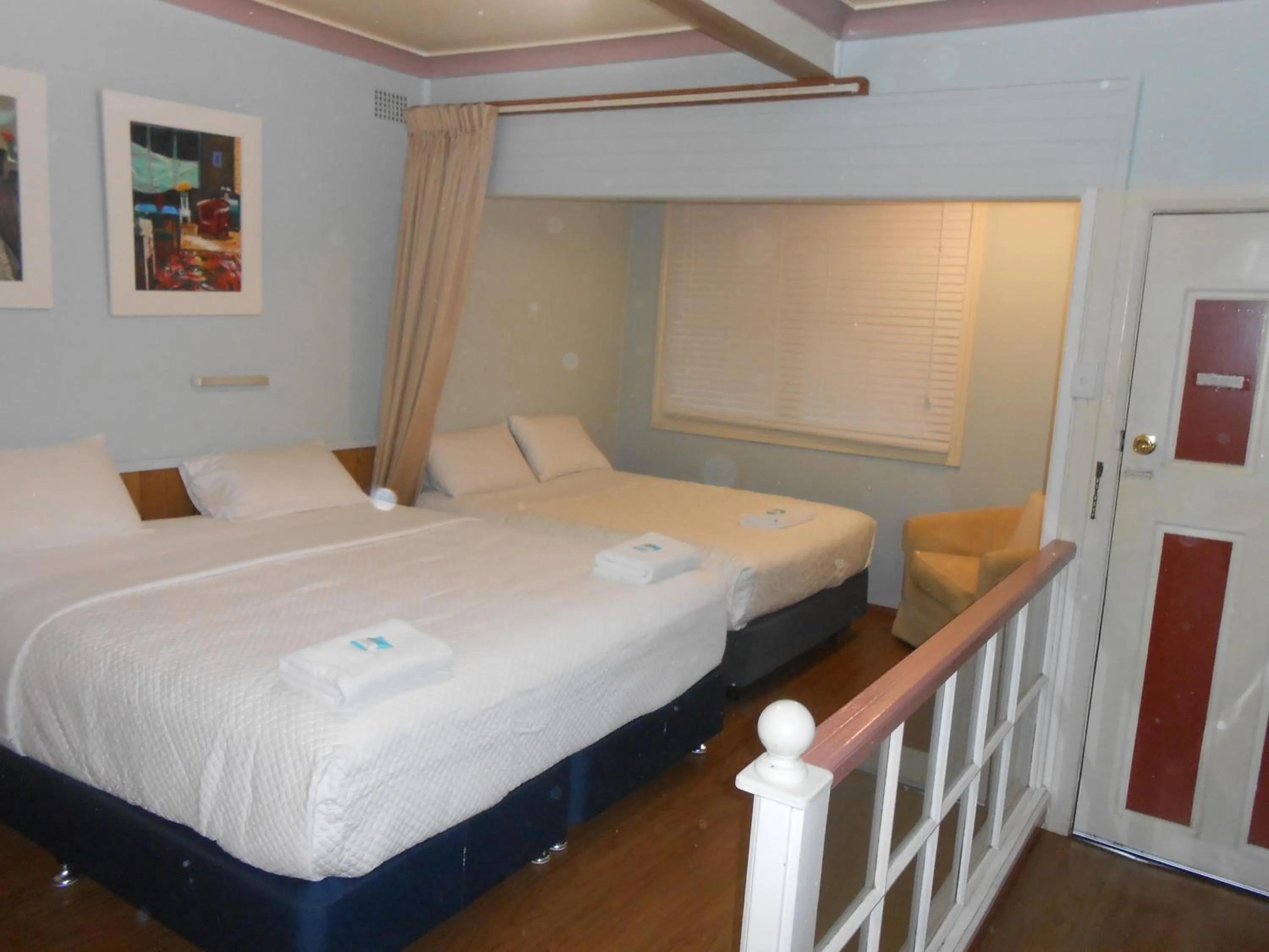 Bed in Mount View Motel